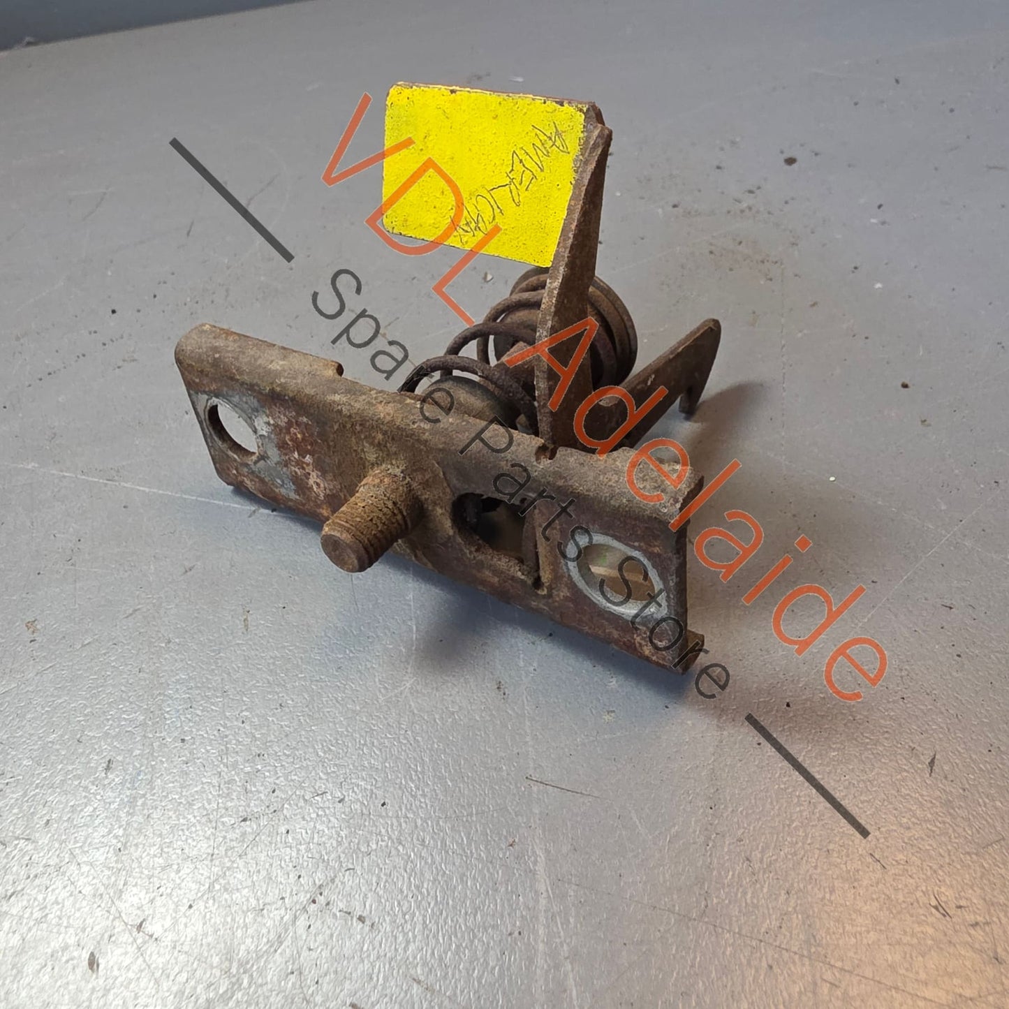 Datsun 1600 510 Bonnet Hood Catch Latch Popper Spring #01 LHD