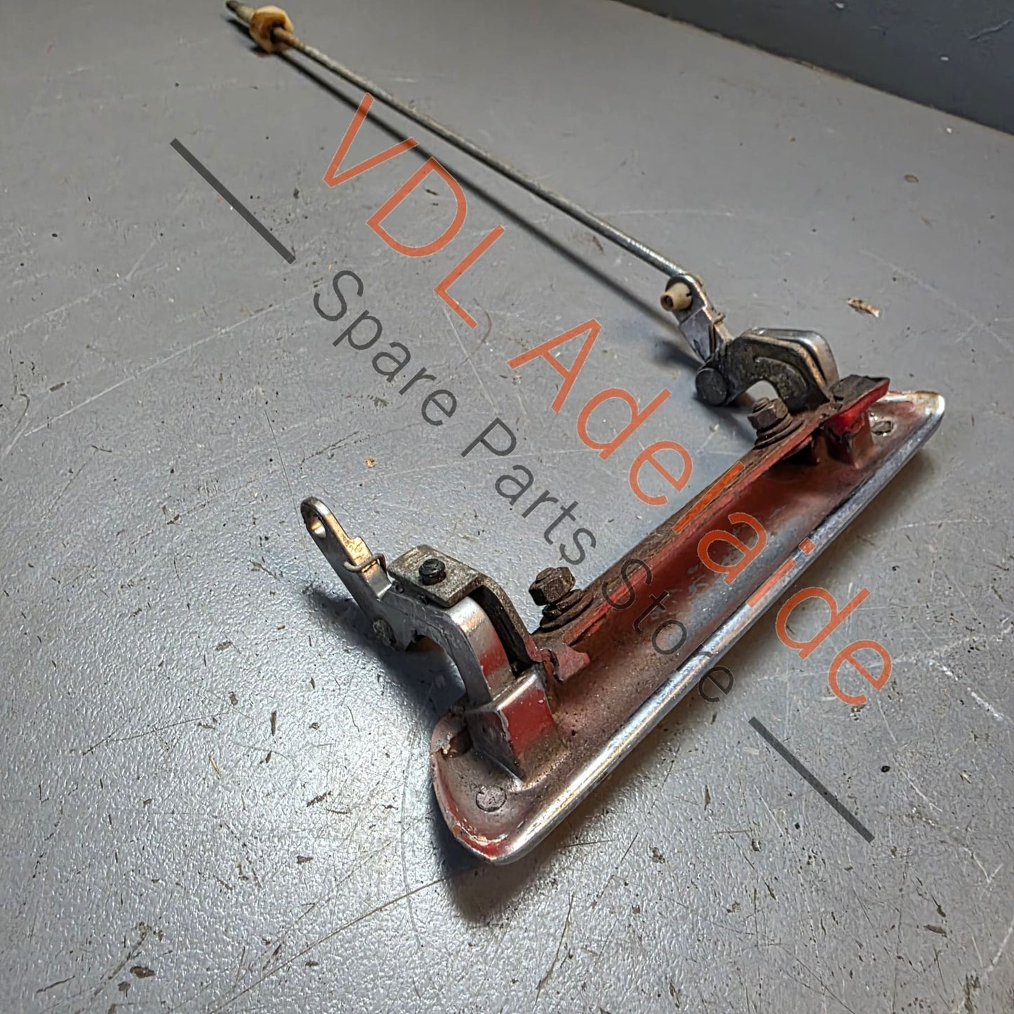 Datsun 1600 510 Exterior door handle Front #02