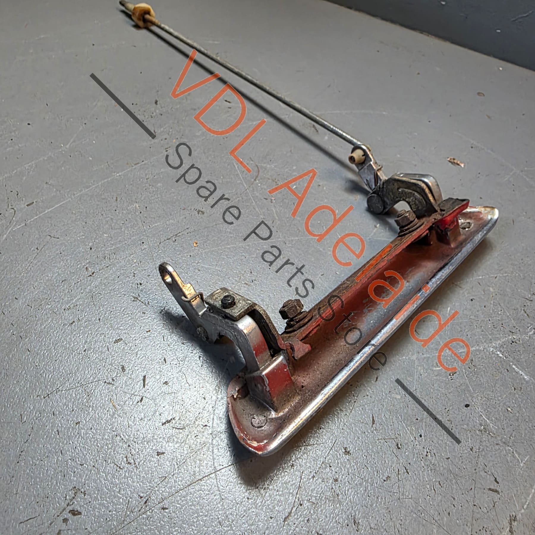 Datsun 1600 510 Exterior door handle Front #02