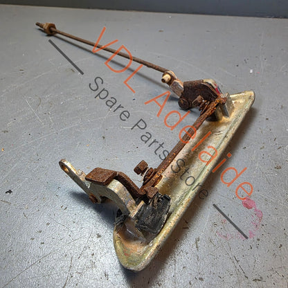 Datsun 1600 510 Exterior door handle Front #03