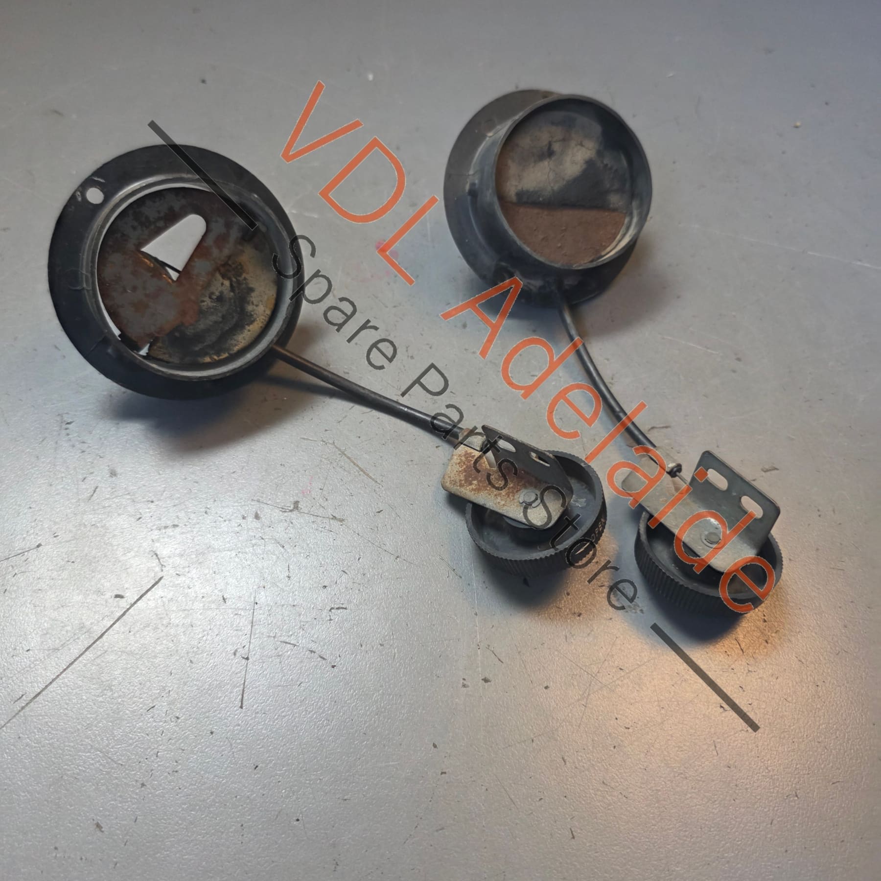 Datsun 510 1600 1968 Model Air Vent Control Flaps 28990-78500 (1x Pair)