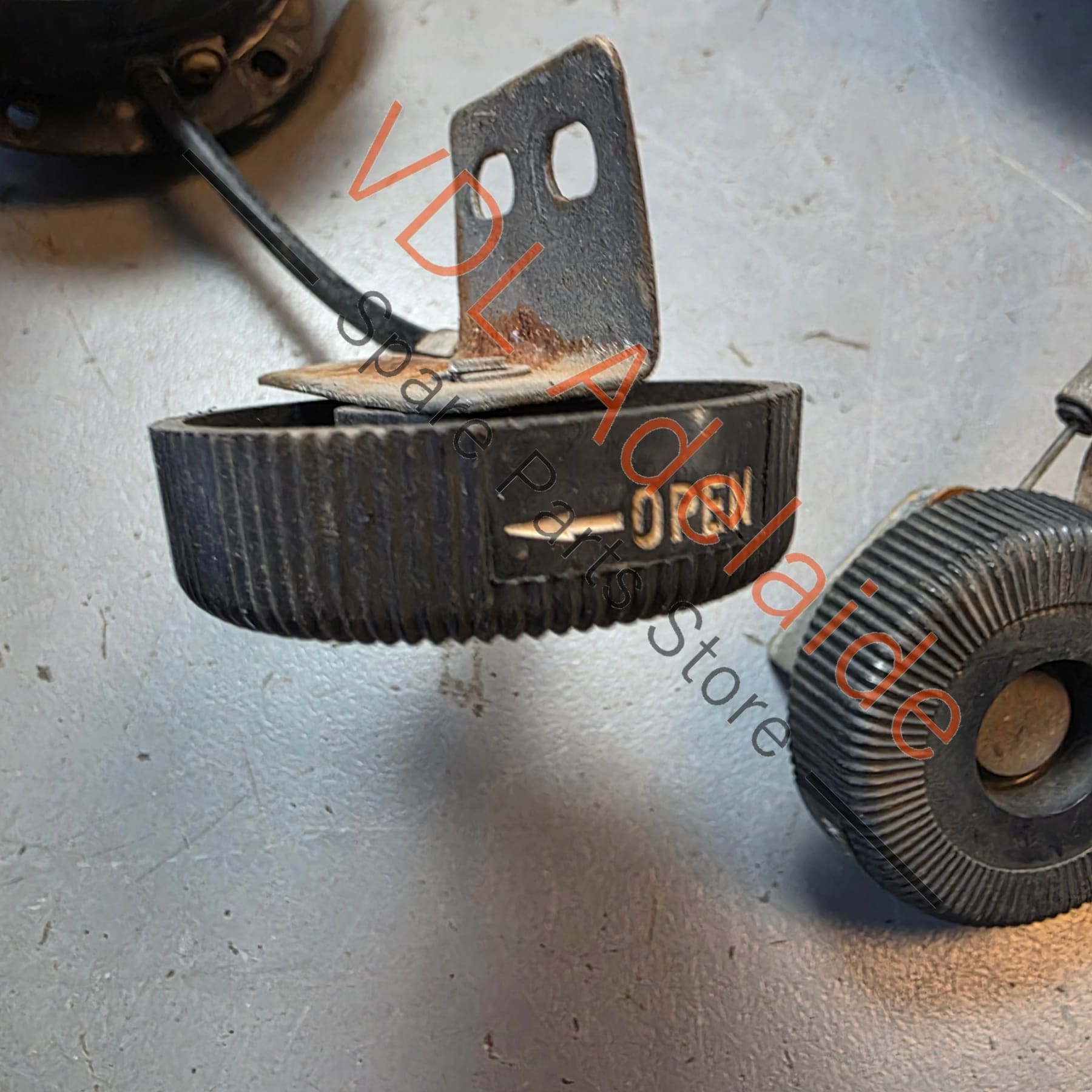 Datsun 510 1600 1968 Model Air Vent Control Flaps 28990-78500 (1x Pair)