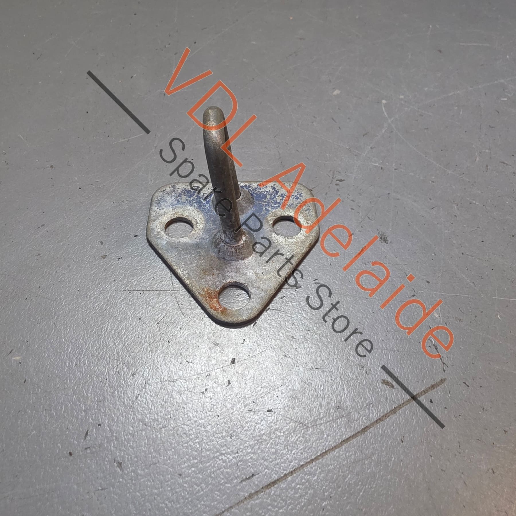 Datsun 1600 510 Boot Lock Striker Plate Catch 84420-21001 84420-A4000