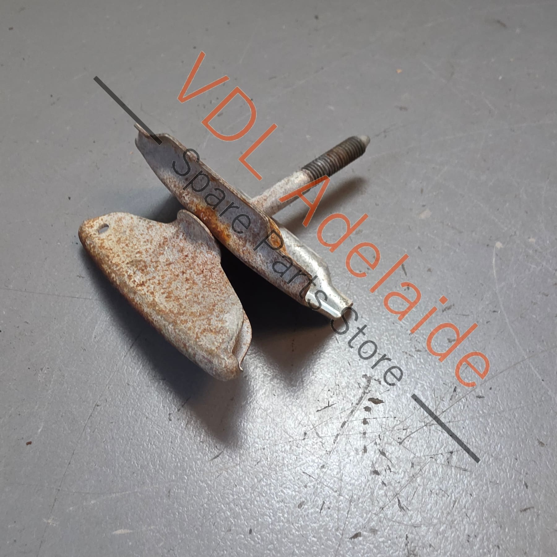 Datsun 1600 510 Spare Wheel Retaining Bolt for Boot #01