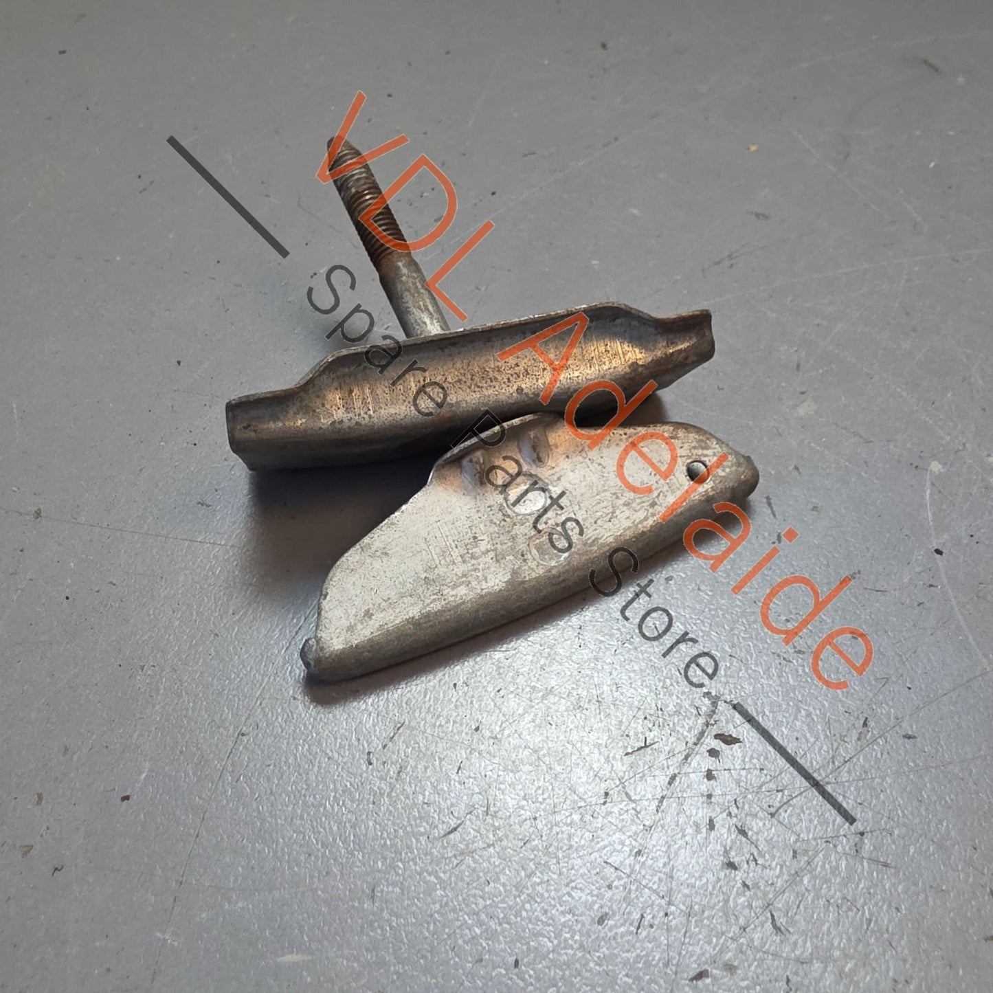 Datsun 1600 510 Spare Wheel Retaining Bolt for Boot #02