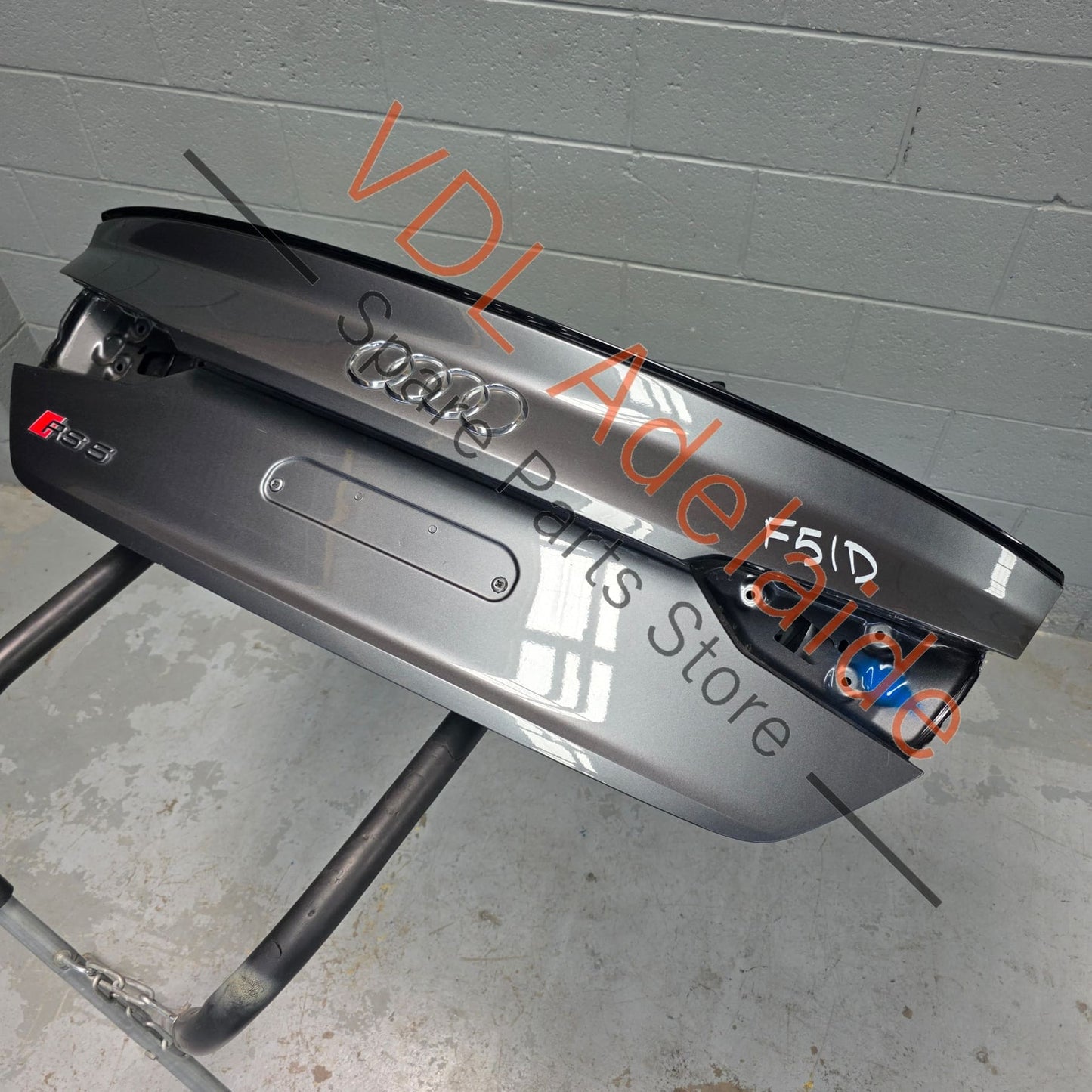 8W6827025E 8W6827933BGRU   Audi A5 S5 RS5 Rear Trunk Boot Panel with Factory Spoiler Daytona Grey Pearl LZ7S/6Y/Z7S 8W6827933B GRU 8W6827025E