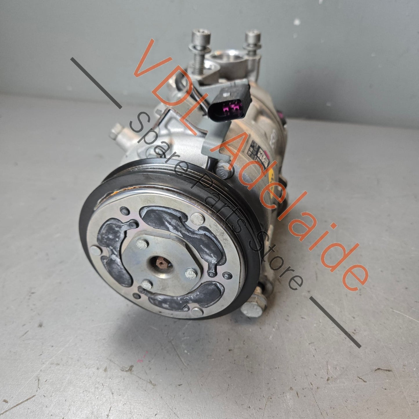 8W5820803    Audi A4 A5 RS4 RS5 F5 B9 AC Compressor Denso 8W5820803