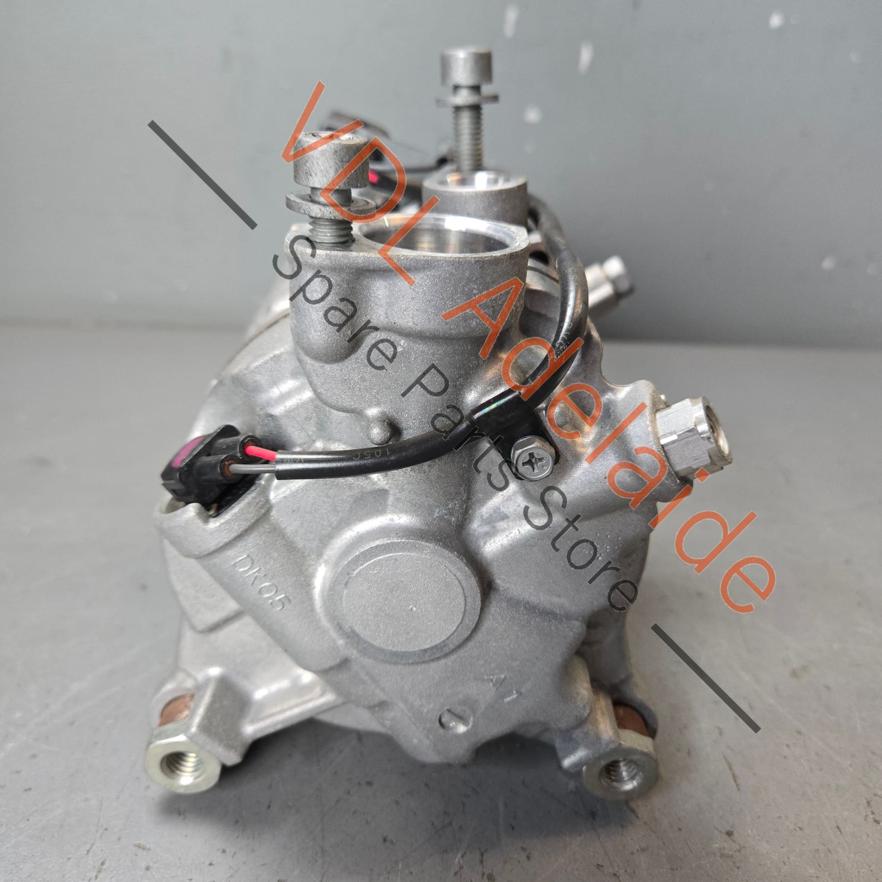 8W5820803    Audi A4 A5 RS4 RS5 F5 B9 AC Compressor Denso 8W5820803