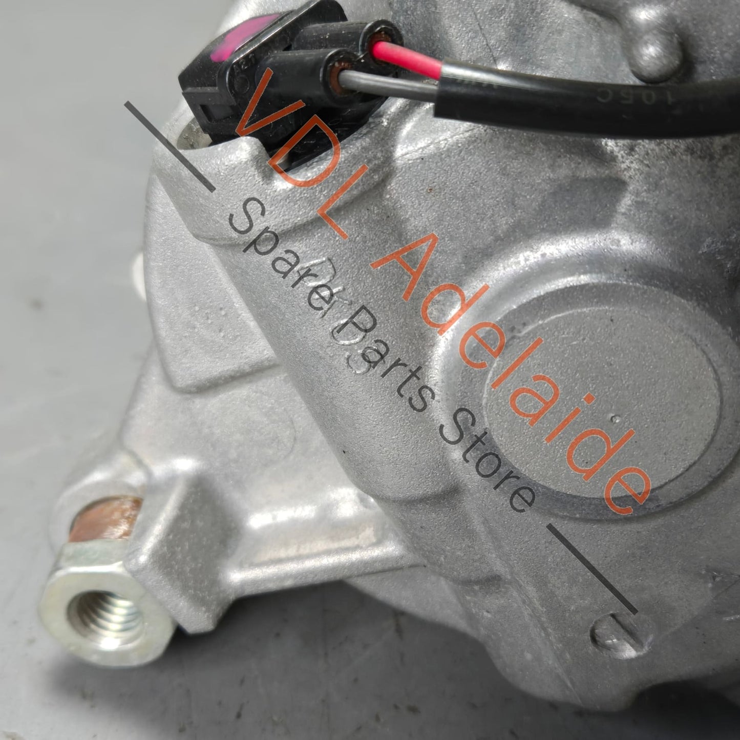 8W5820803    Audi A4 A5 RS4 RS5 F5 B9 AC Compressor Denso 8W5820803