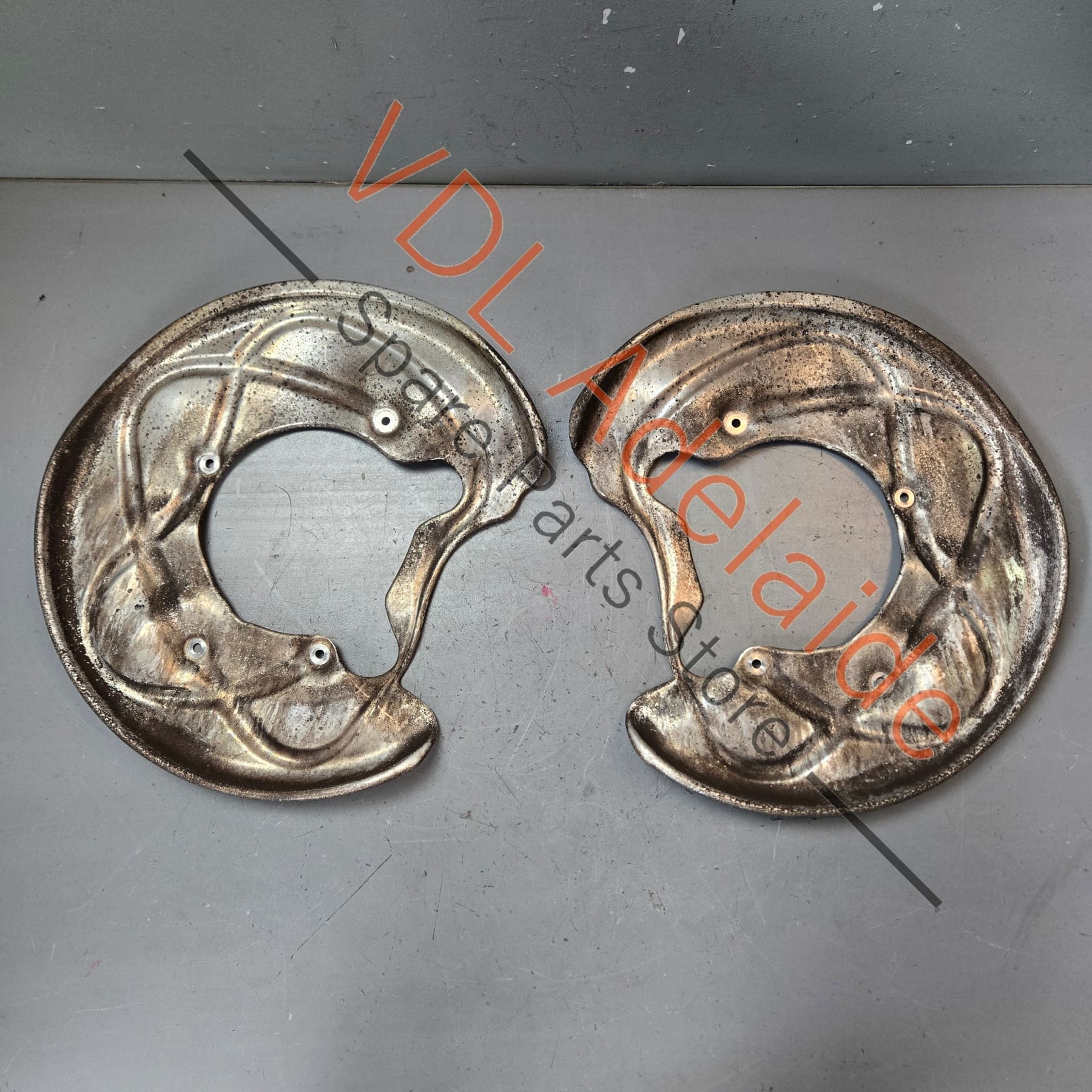 8W0615611A 8W0615612A   Audi A4 S4 RS4 B9 Rear Brake Dust Shield Cover Pair 8W0615611A 8W0615612A