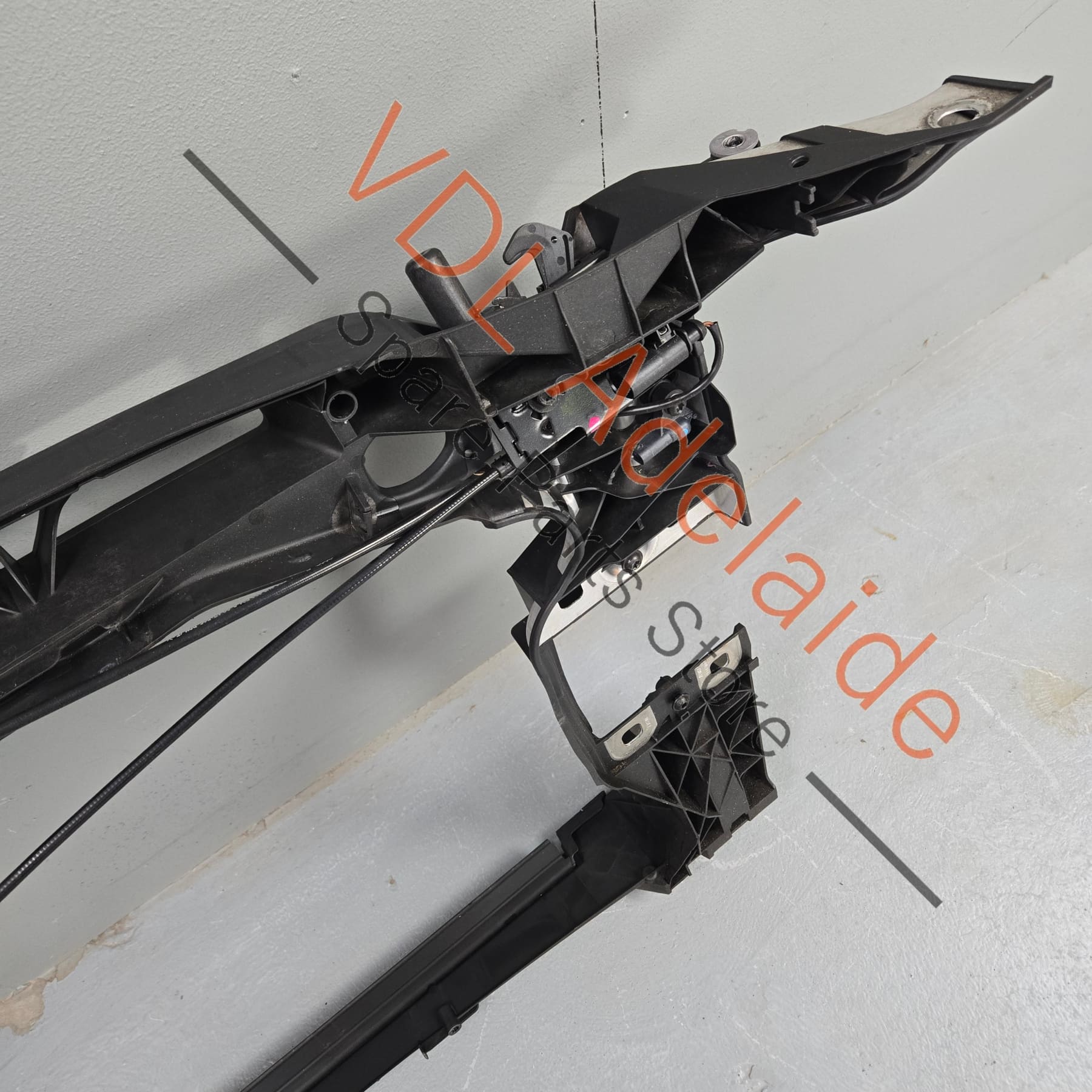 8W0805594D 8W0805594F   Audi A4 A5 S4 S5 RS4 RS5 F5 B9 Radiator Support Bracket Panel 8W0805594D