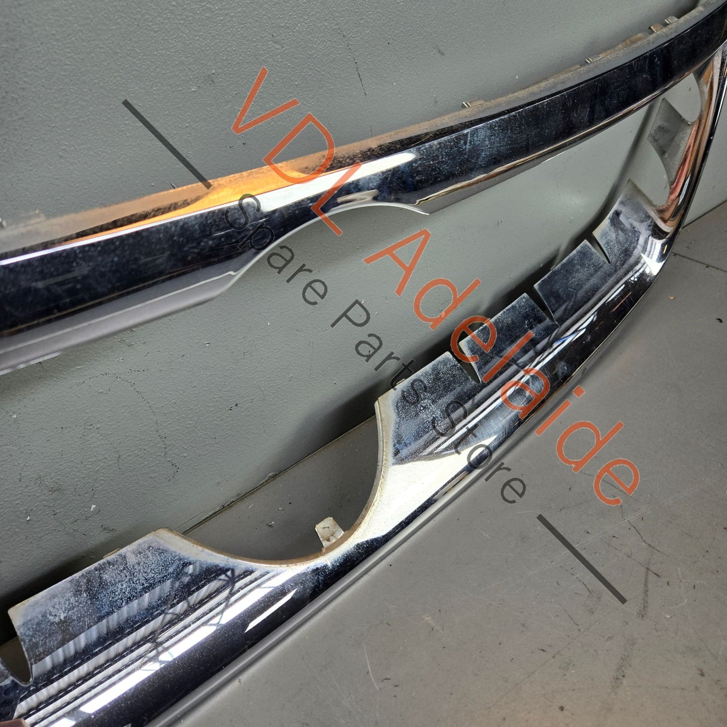 7L6853653J   VW Touareg 7L 2006-2008 Front Grille Surround Chrome 7L6853653J