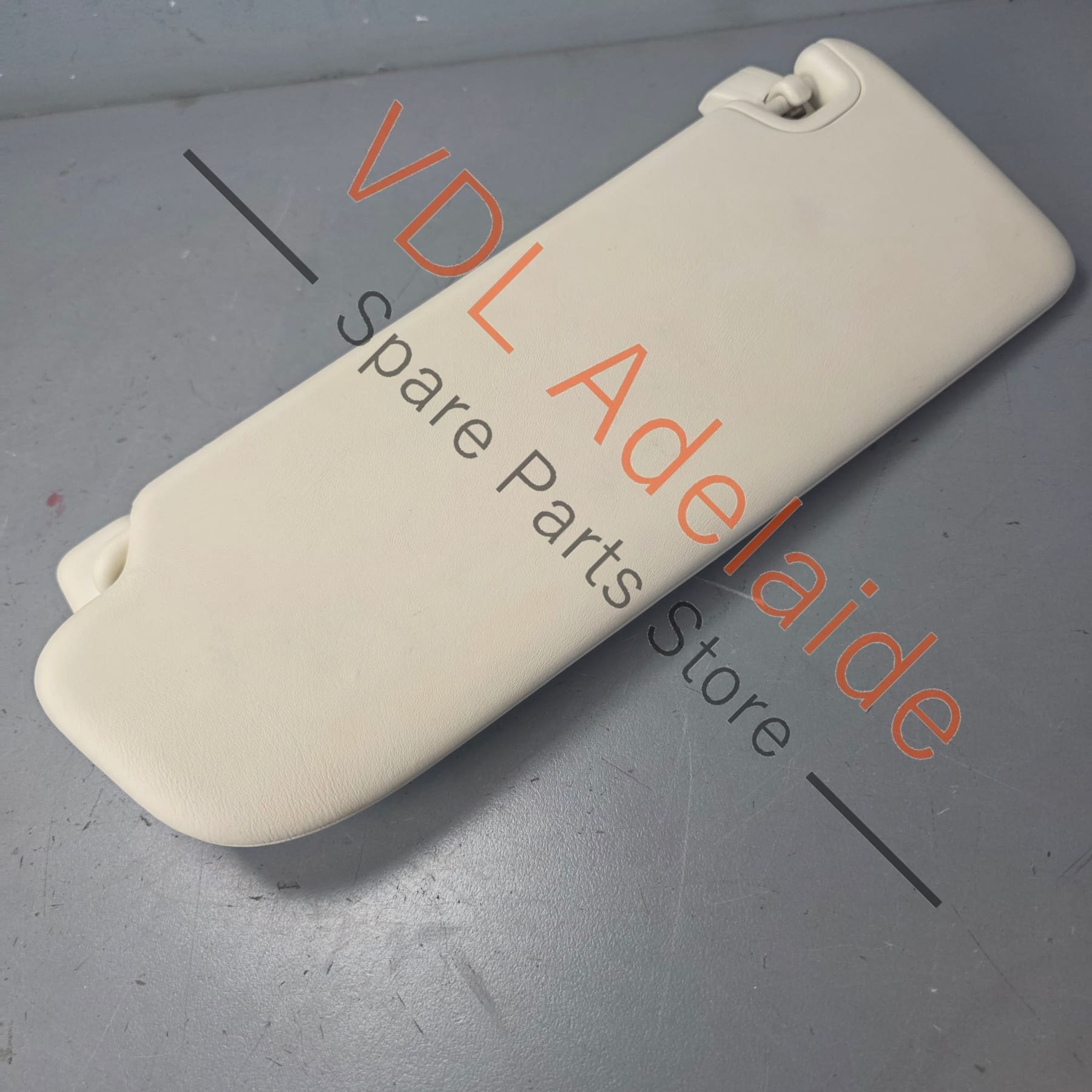 36A857552K51V 36A857552K 36A857552F Bentley Bentayga Cream Leather Sun Visor 'Linen' Right 36A857552K 51V