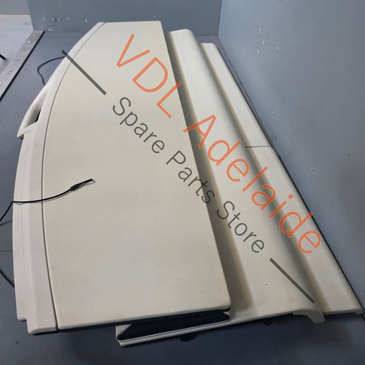 36A867769J51V 36A867769J  Bentley Bentayga Hard Luggage Cover Parcel Tray for Trunk Boot Cream "Linen" 36A867769J 51V