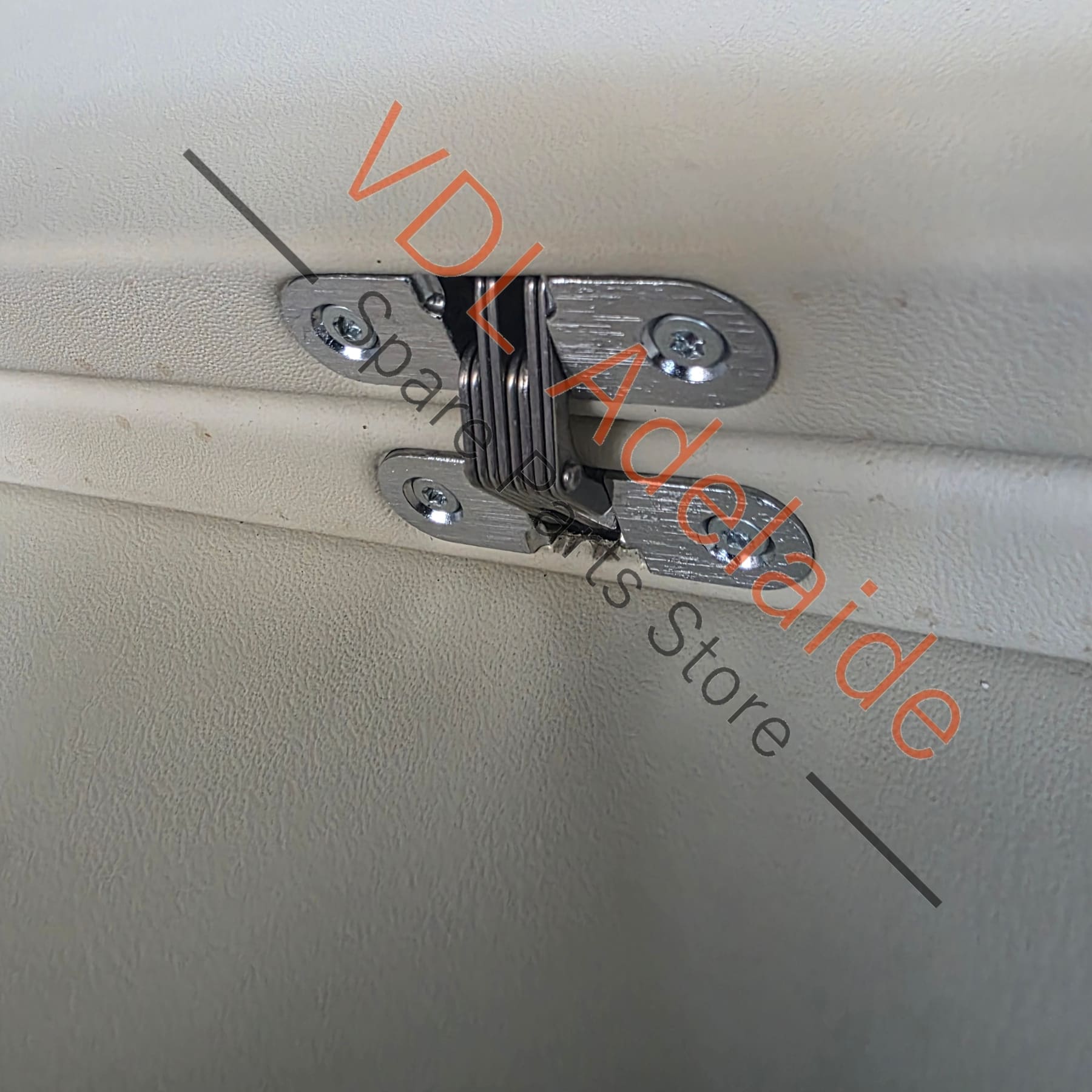 36A867769J51V 36A867769J  Bentley Bentayga Hard Luggage Cover Parcel Tray for Trunk Boot Cream "Linen" 36A867769J 51V
