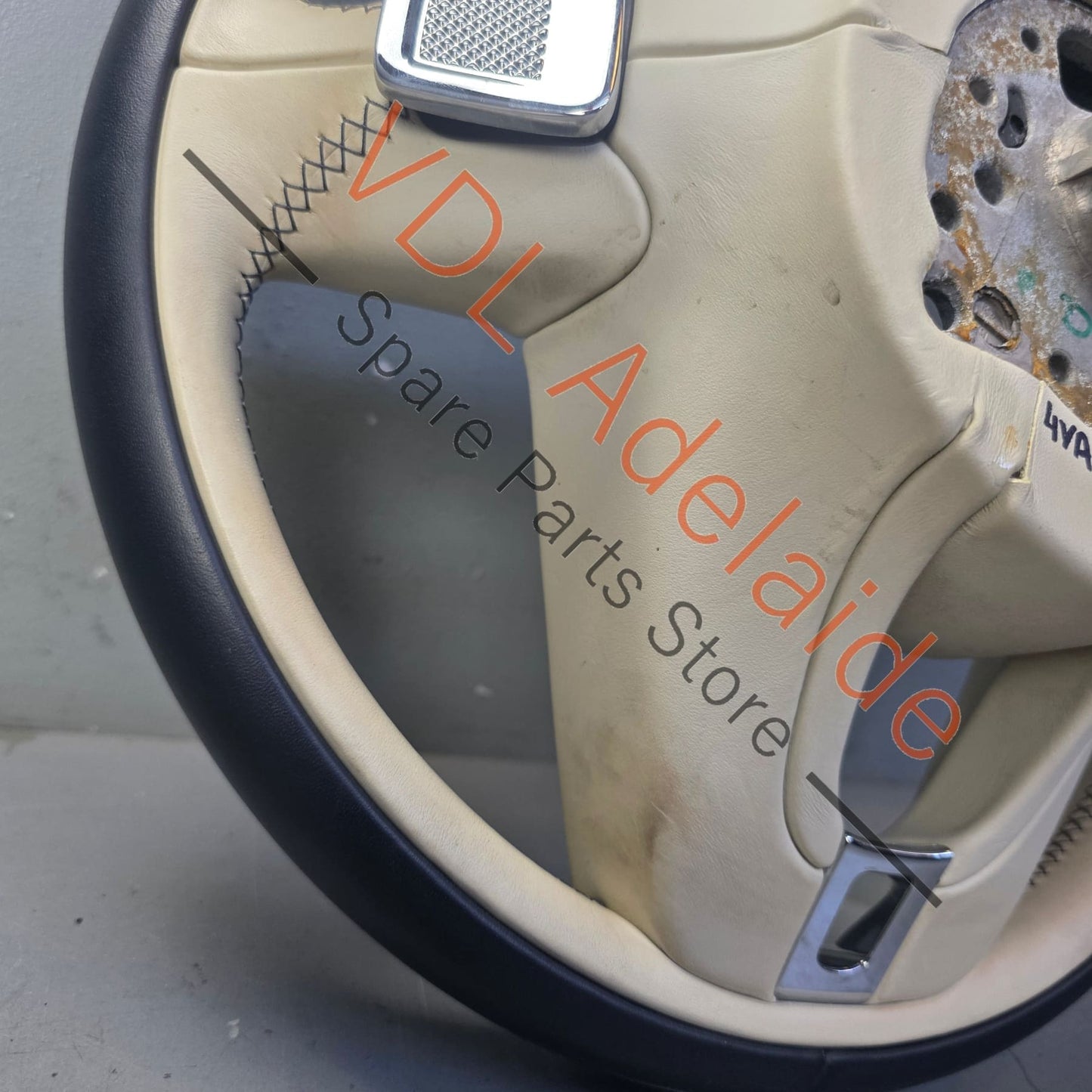 36A419089A   Bentley Bentayga Multispoke Steering Wheel Leather Hide colour Linen / Imperial Blue 36A419089A