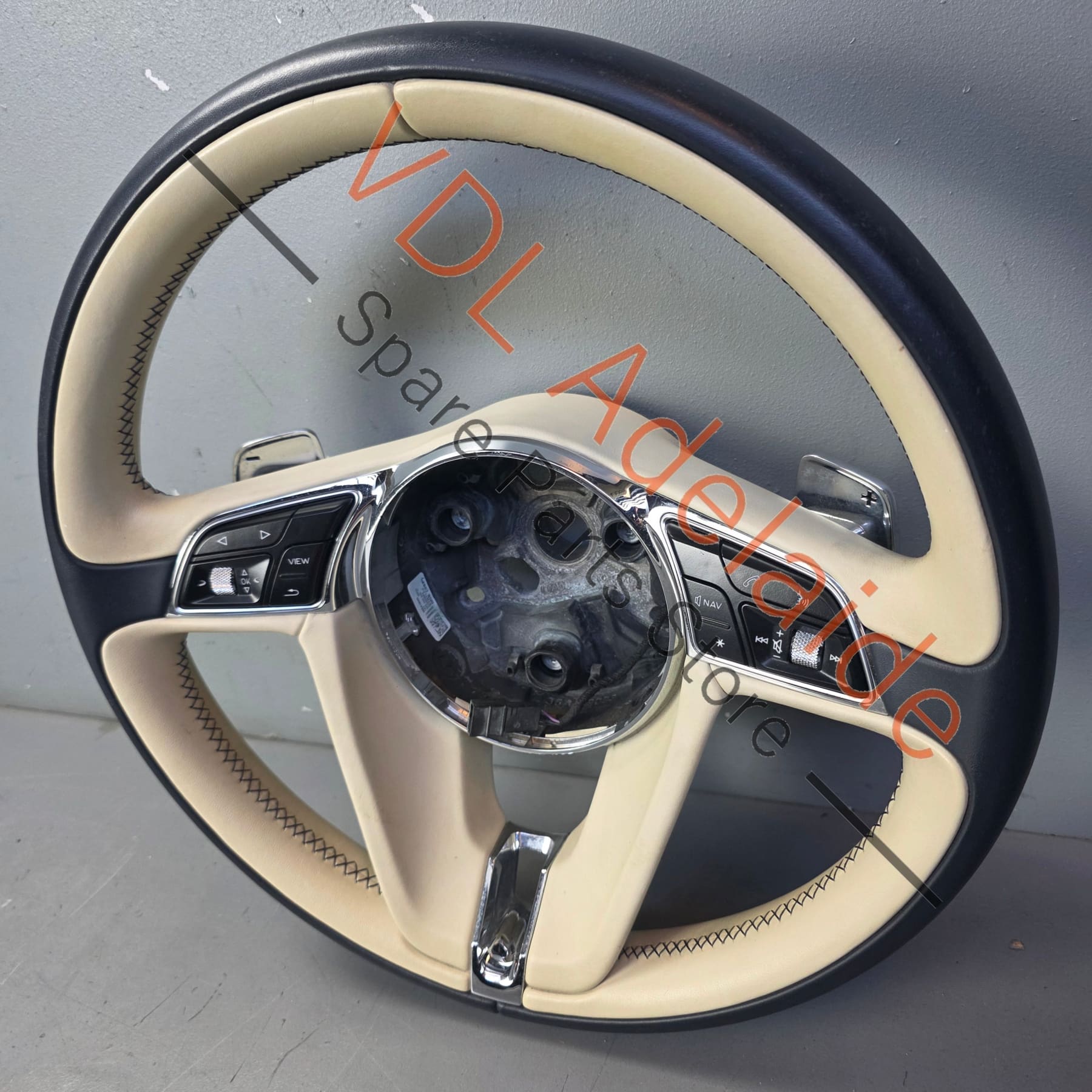 36A419089A   Bentley Bentayga Multispoke Steering Wheel Leather Hide colour Linen / Imperial Blue 36A419089A