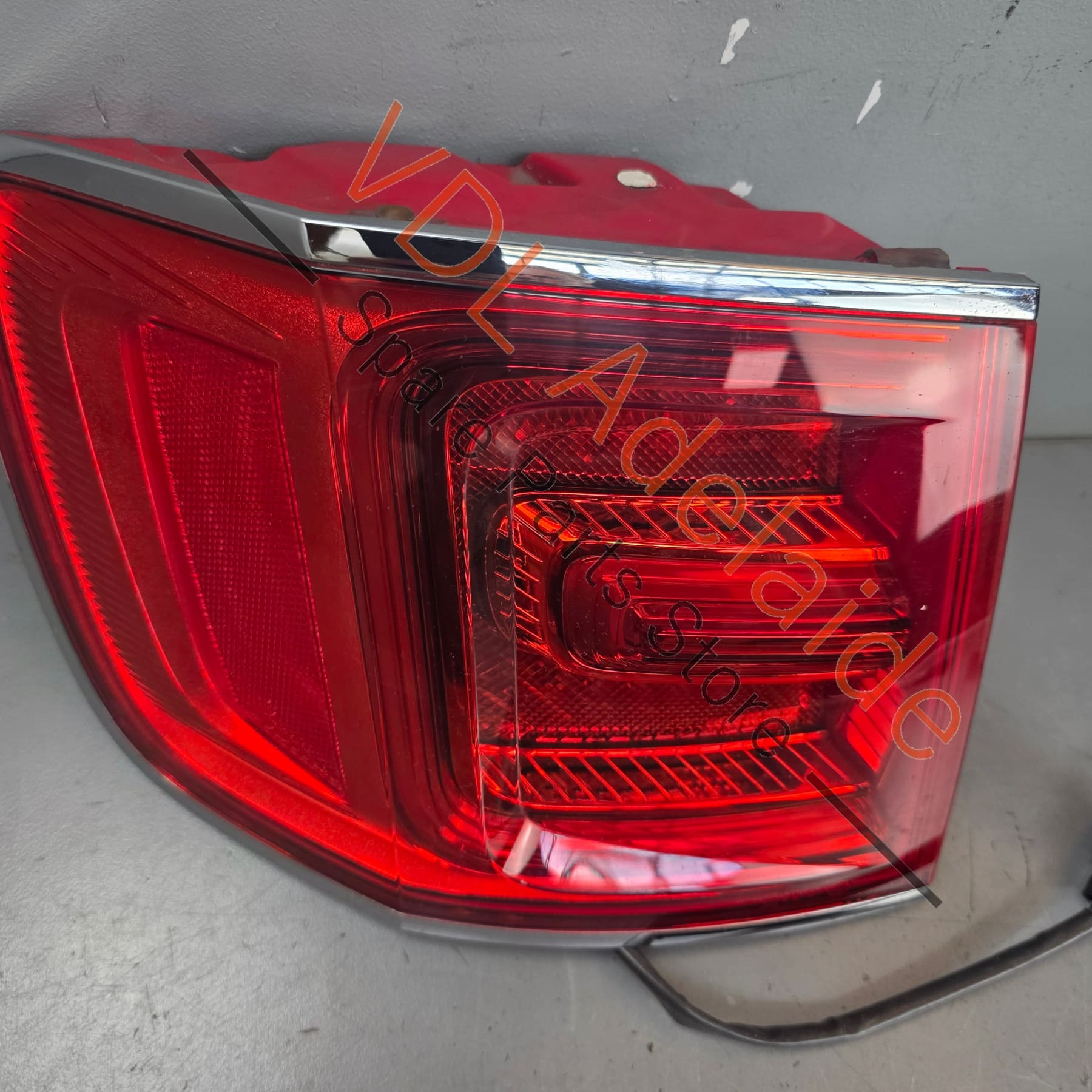 36A945095H   Bentley Bentayga Rear LED Tail Lamp Light Left Outer 36A945095H