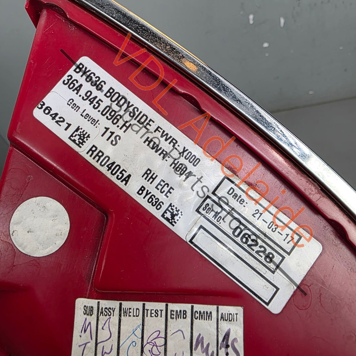 36A945096H   Bentley Bentayga Rear LED Tail Lamp Light Right Outer 36A945096H