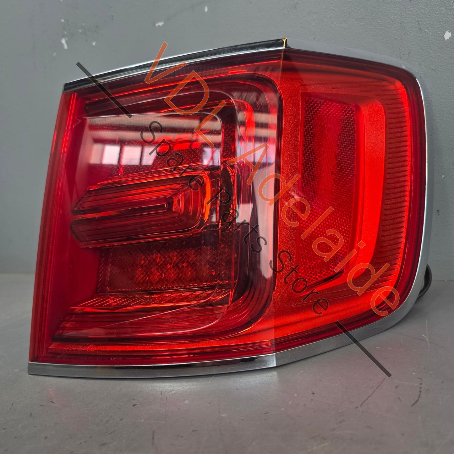 36A945096H   Bentley Bentayga Rear LED Tail Lamp Light Right Outer 36A945096H