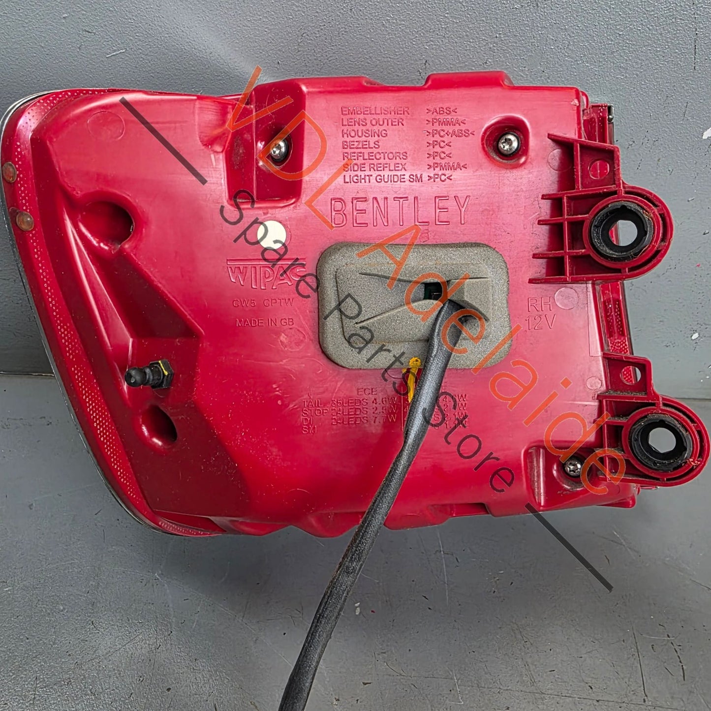 36A945096H   Bentley Bentayga Rear LED Tail Lamp Light Right Outer 36A945096H