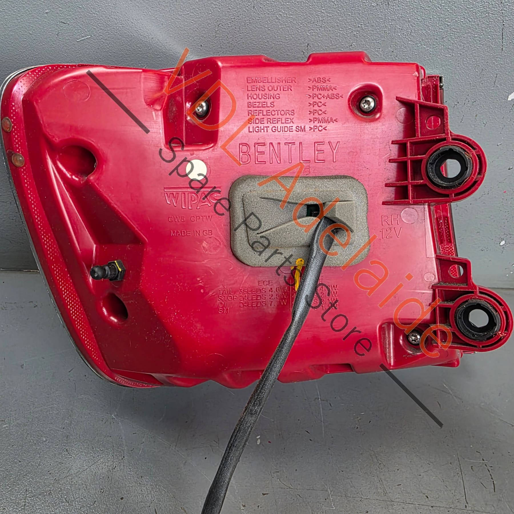 36A945096H   Bentley Bentayga Rear LED Tail Lamp Light Right Outer 36A945096H