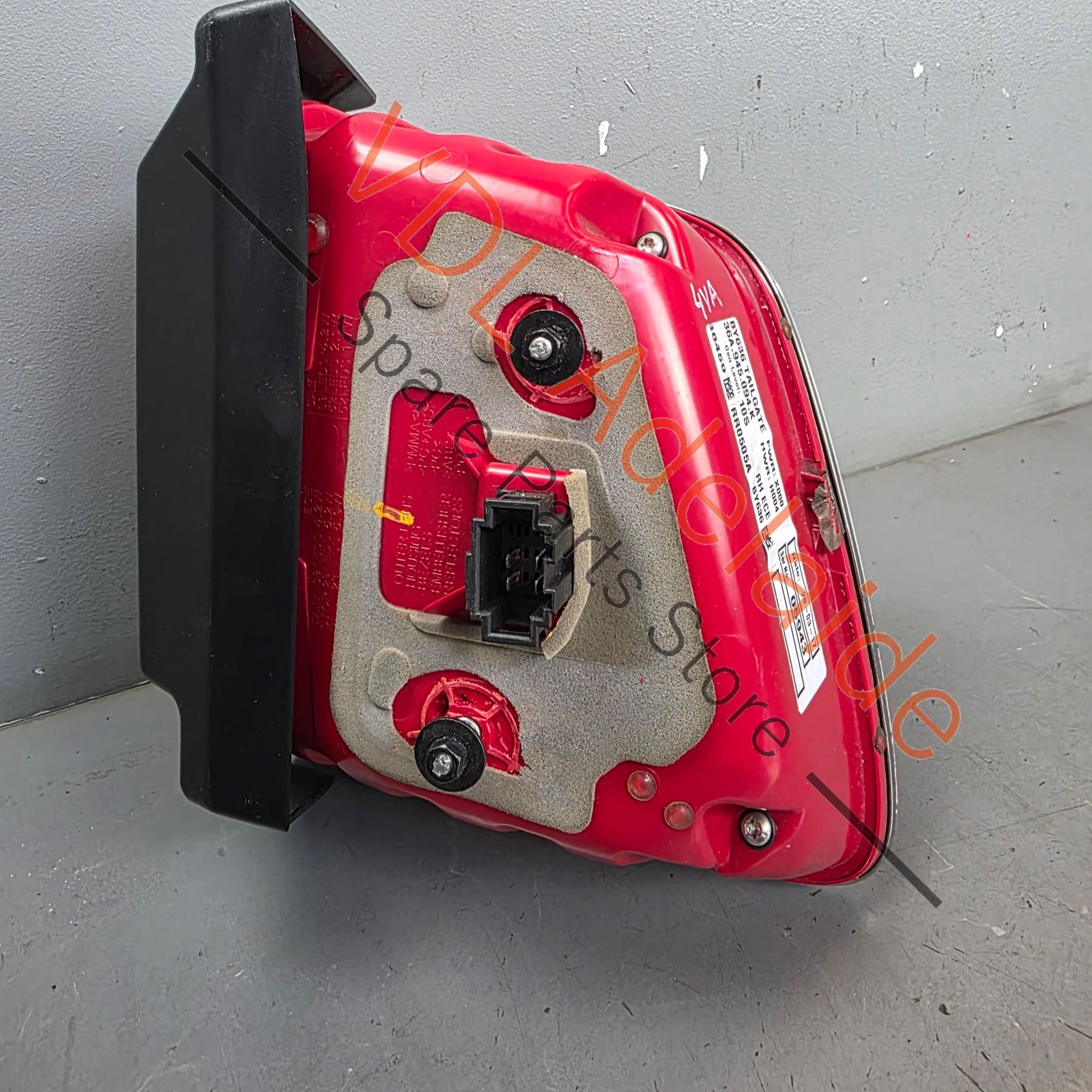 36A945094K   Bentley Bentayga Rear LED Tail Lamp Light Right Inner 36A945094K