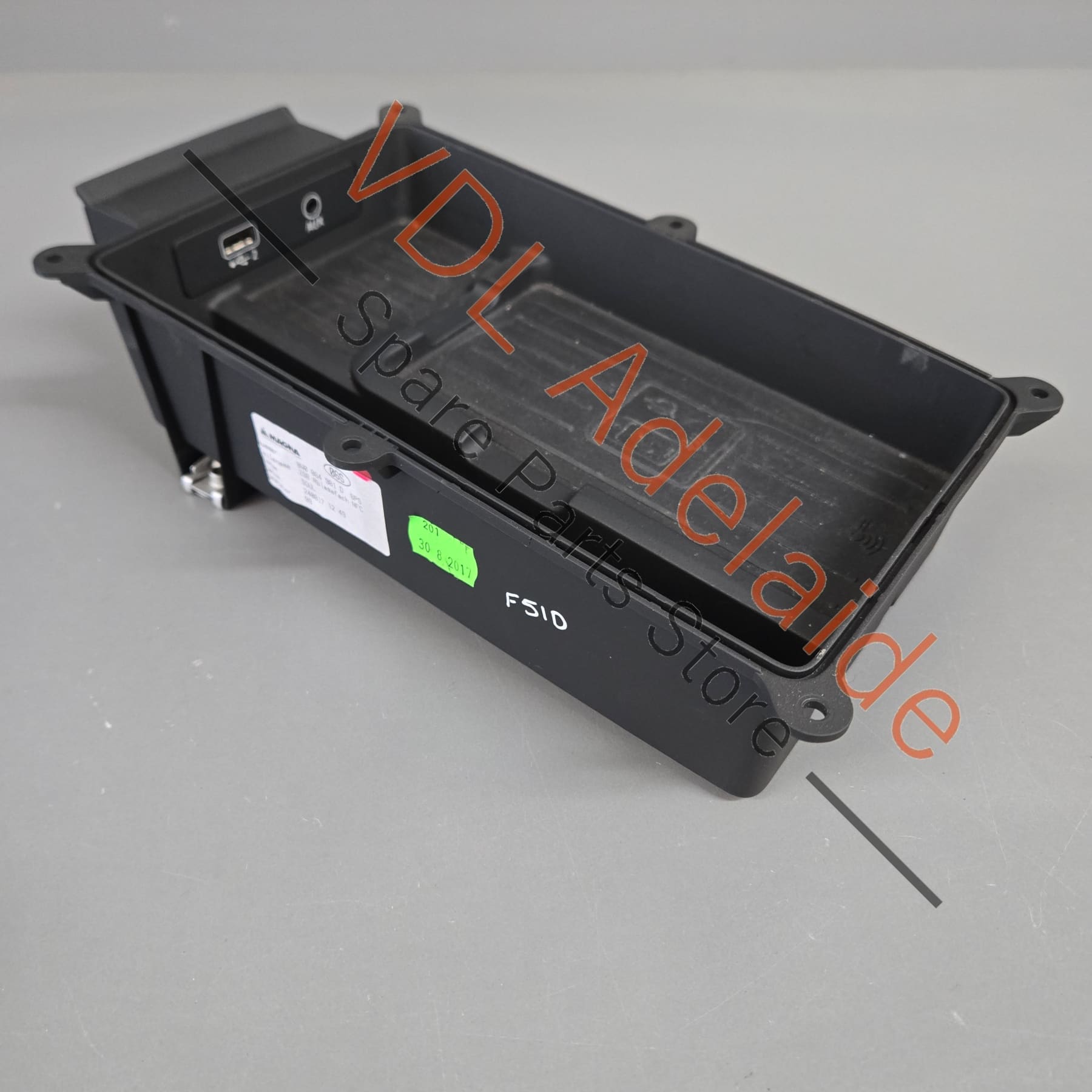 8W0864981D   Audi RS5 F5 B9 Wireless Phone Charger in Centre Console 8W0864981D 8W0035708