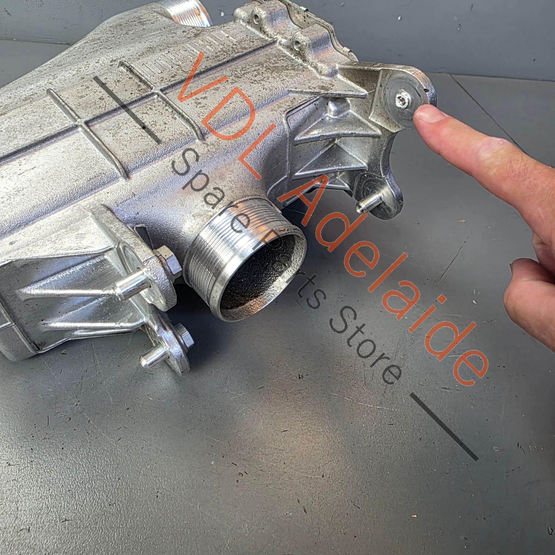 8W0145785B 8W0145785C  Audi RS5 F5 B9 RS4 Water to Air Intercooler 8W0145785B 8W0145785C