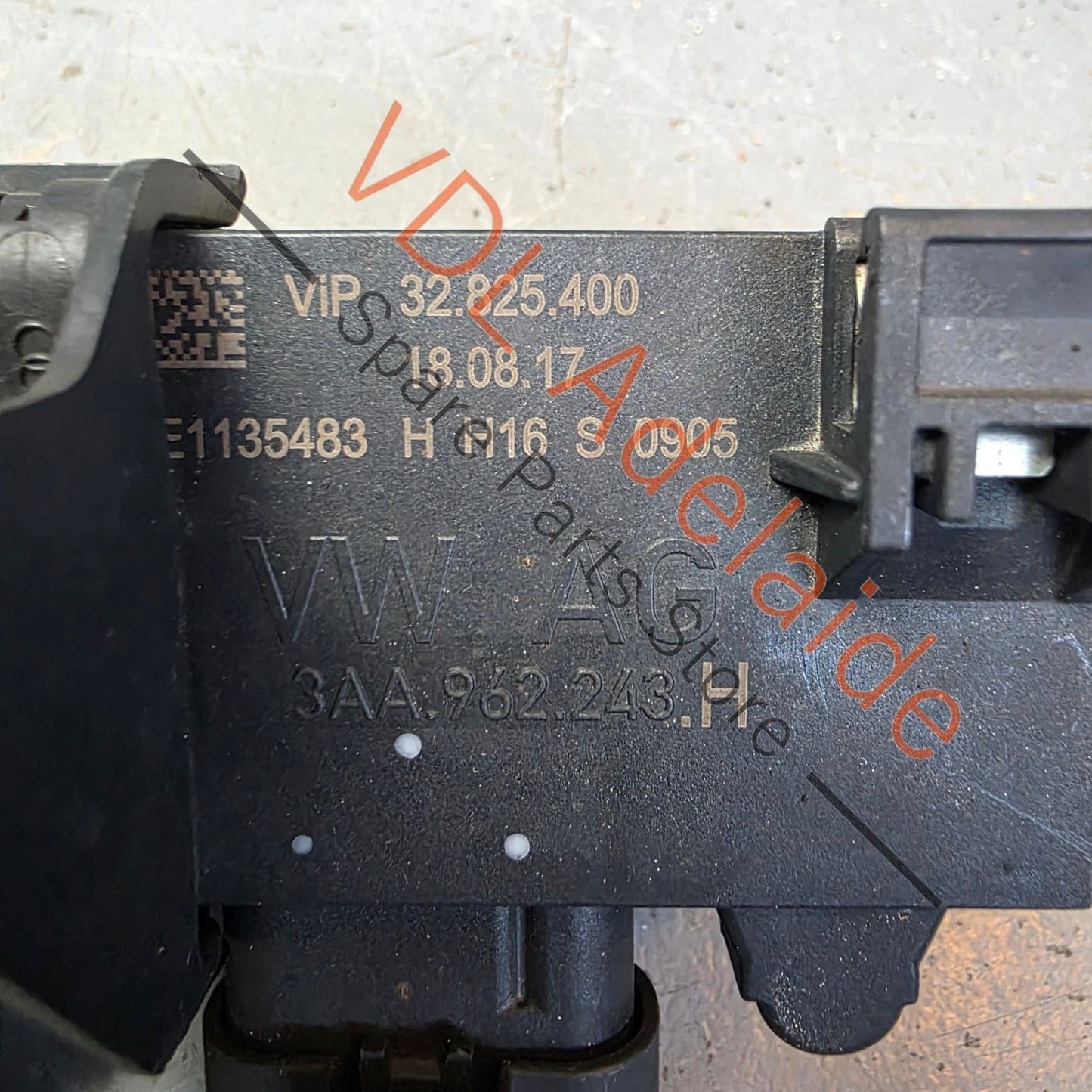 3AA962243H 8W0962239  Audi VW 3AA962243H Rear Bumper Control Unit for Boot Trunk Opening w Sensor 8W0962239