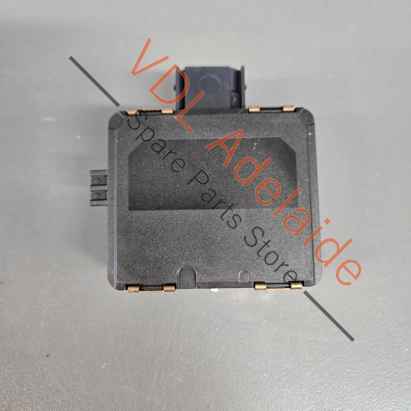 4M0907590D   Audi VW Rear Left Lane Change Assist Module Radar Slave 4M0907590D