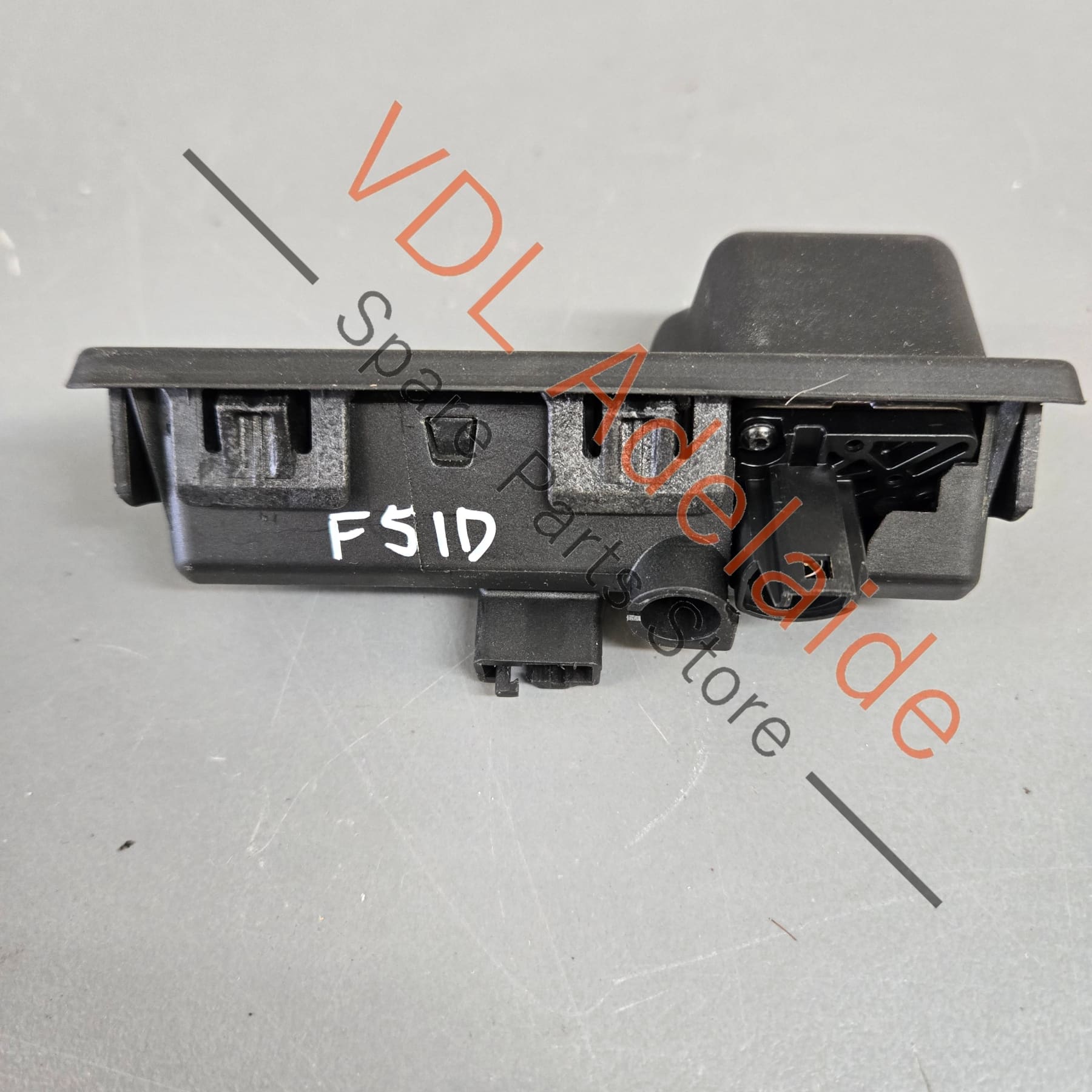 8W8827566A   Audi A5 S5 RS5 F5 B9 Rear View Camera & Trunk Boot Release Button 8W8827566A