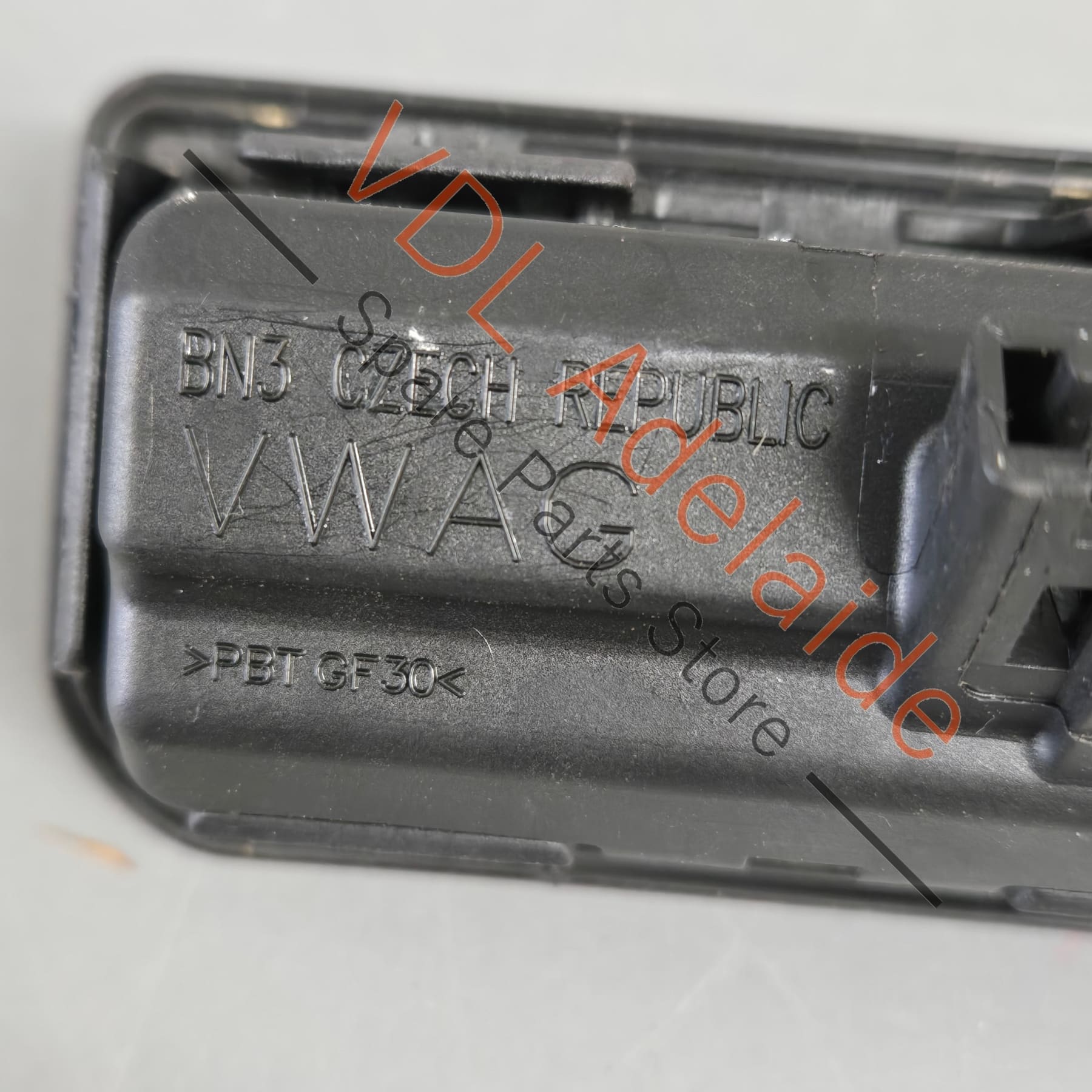 8W8827566A   Audi A5 S5 RS5 F5 B9 Rear View Camera & Trunk Boot Release Button 8W8827566A