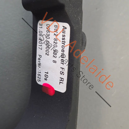 8W2820902B   Audi A4 S4 B9 RHS Right Dashboard Air Vent for Air Conditioning 8W0820902B