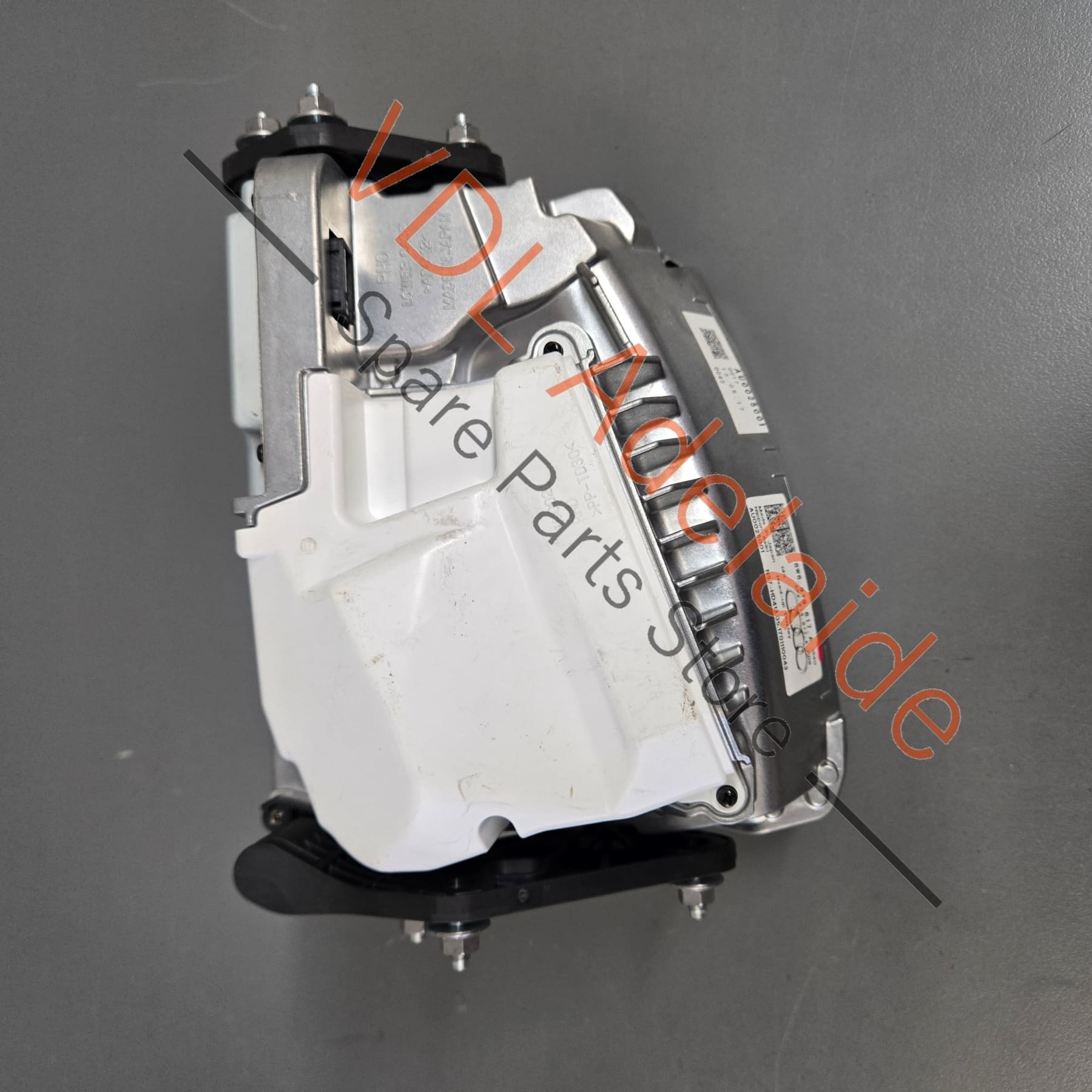 8W6919617A    Audi RS5 F5 B9 Windscreen Heads Up Display Unit for RHD 8W6919617A