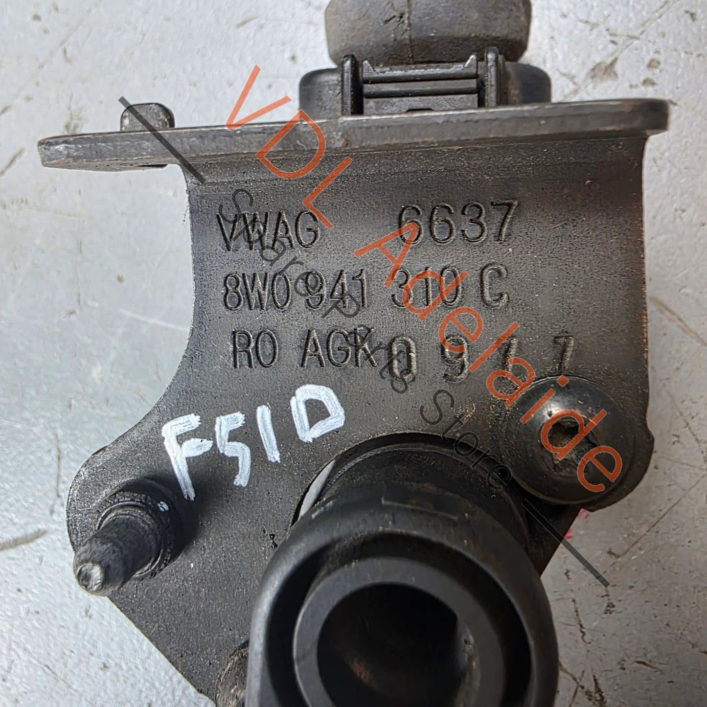 8W0941310C 8W0941310E   Audi A4 A5 Rear Right Suspension Level Sensor 8W0941310C 8W0941310E
