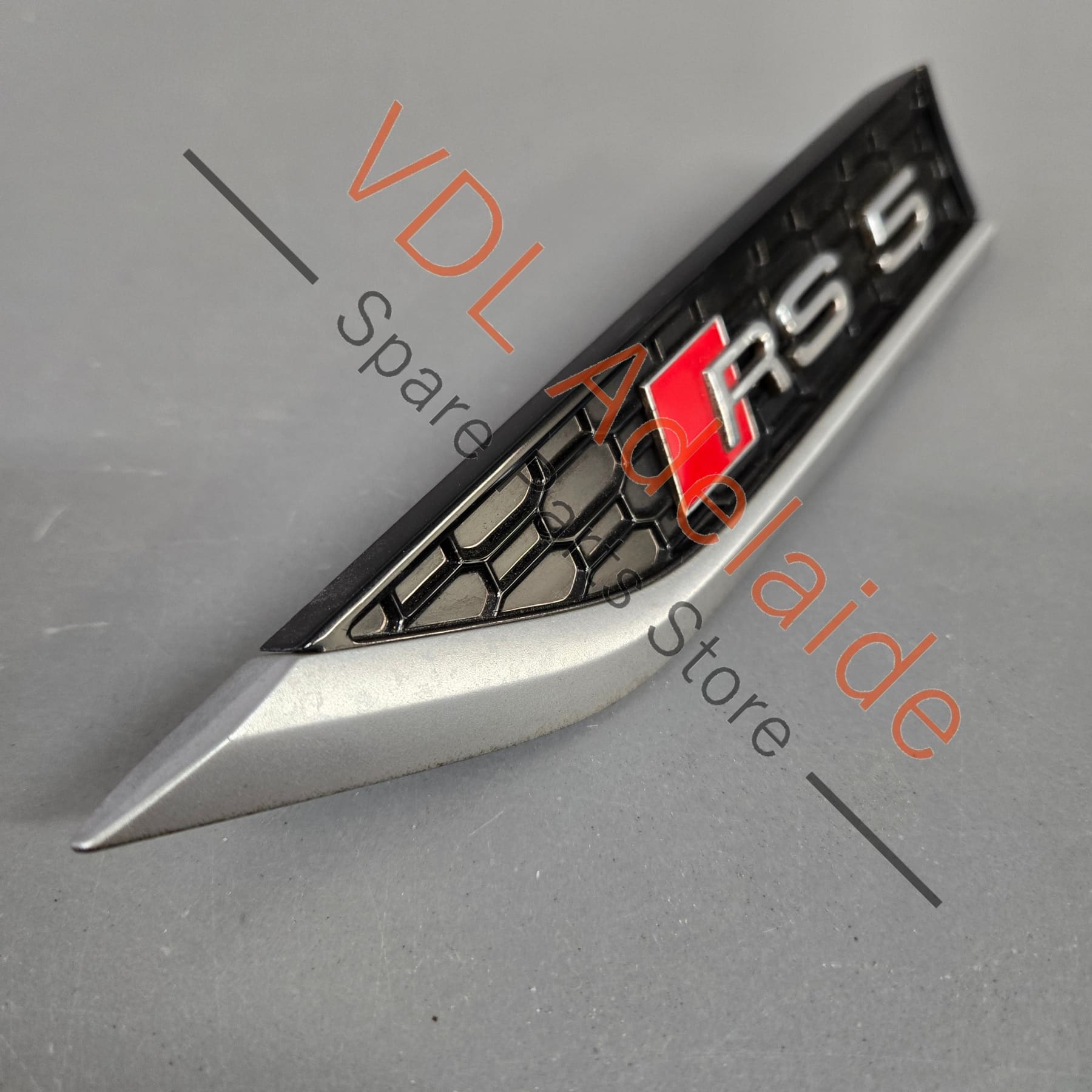8W6853601D 8W6853601DPUZ   Audi RS5 Left Front Fender Badge Emblem 8W6853601D PUZ