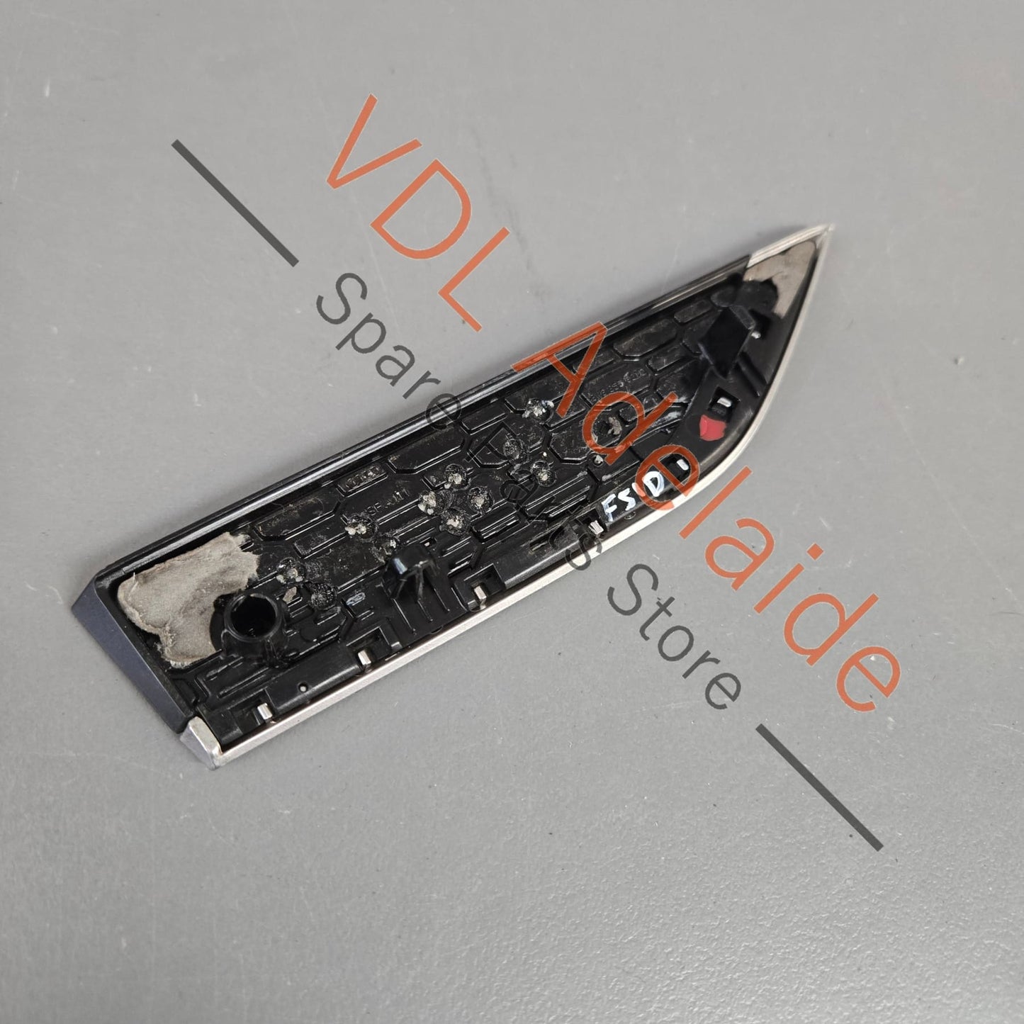 8W6853601D 8W6853601DPUZ   Audi RS5 Left Front Fender Badge Emblem 8W6853601D PUZ