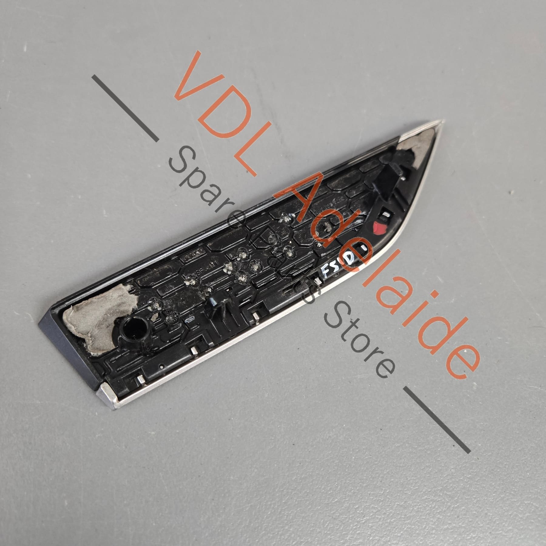 8W6853601D 8W6853601DPUZ   Audi RS5 Left Front Fender Badge Emblem 8W6853601D PUZ