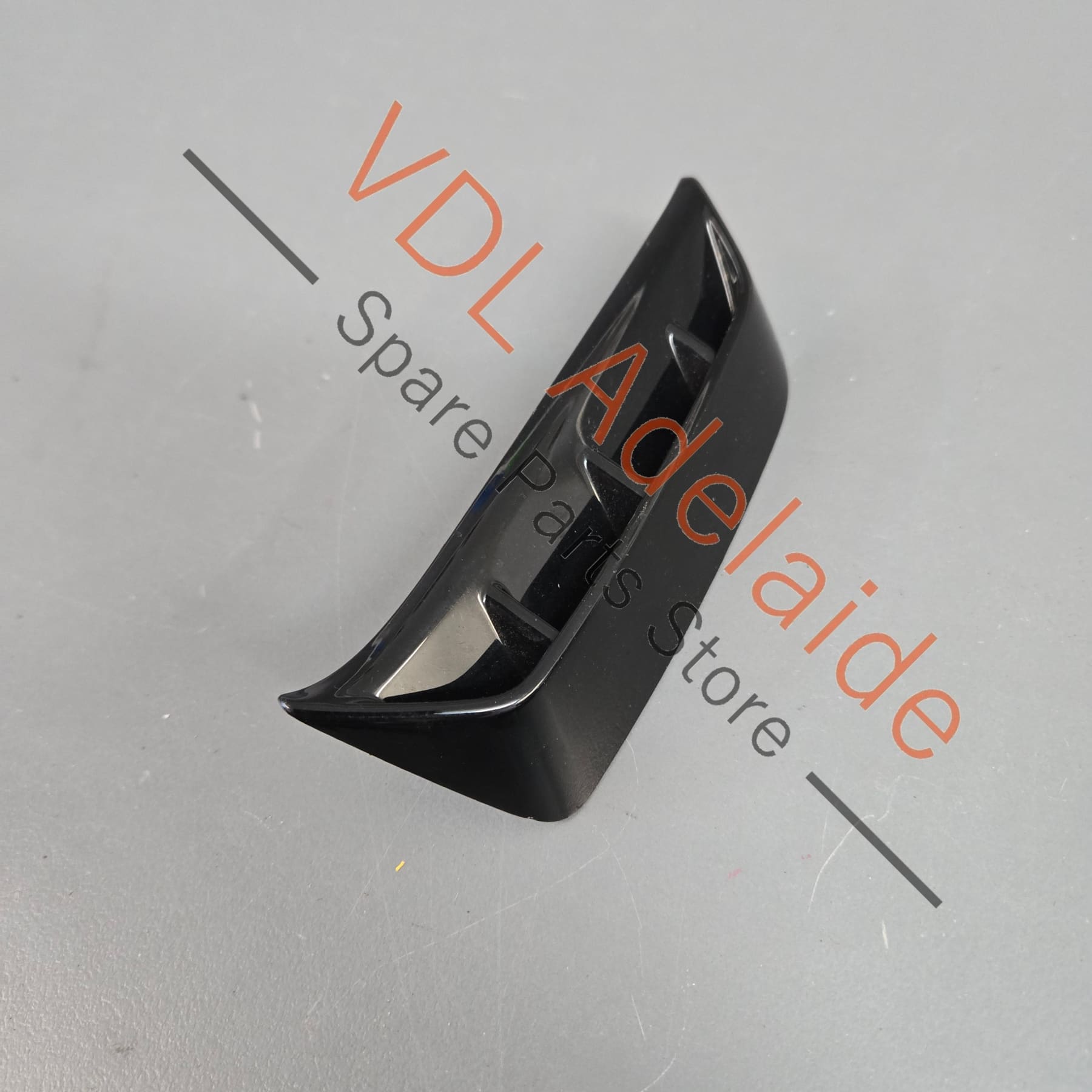 8W6853173    Audi RS5 front Left Fender Trim Filler Panel Gloss Black Exterior Molding 8W6853173
