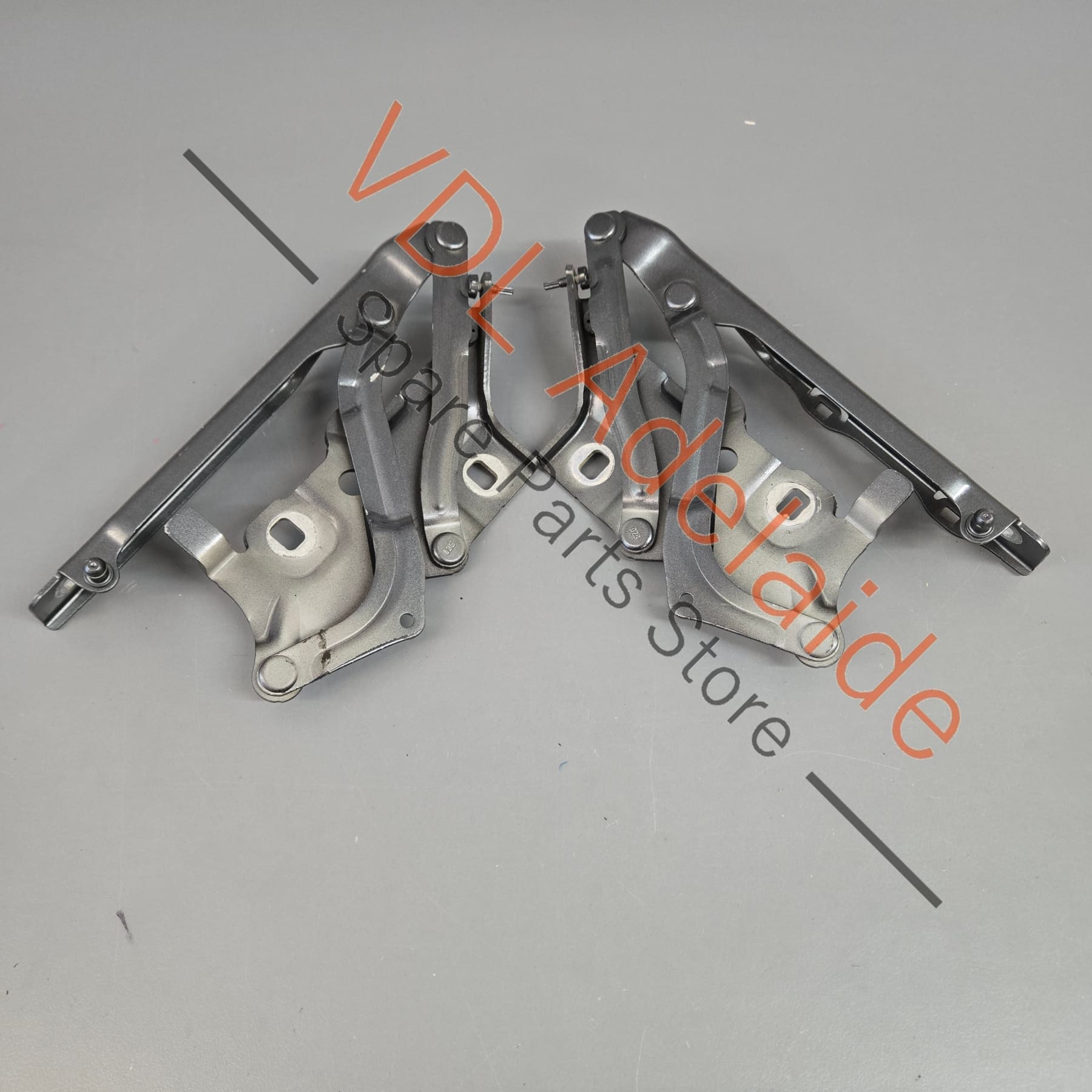 8W6823301D 8W6823302D   Audi A5 S5 RS5 B9 Pair of Bonnet Hinges 8W6823301D 8W6823302D