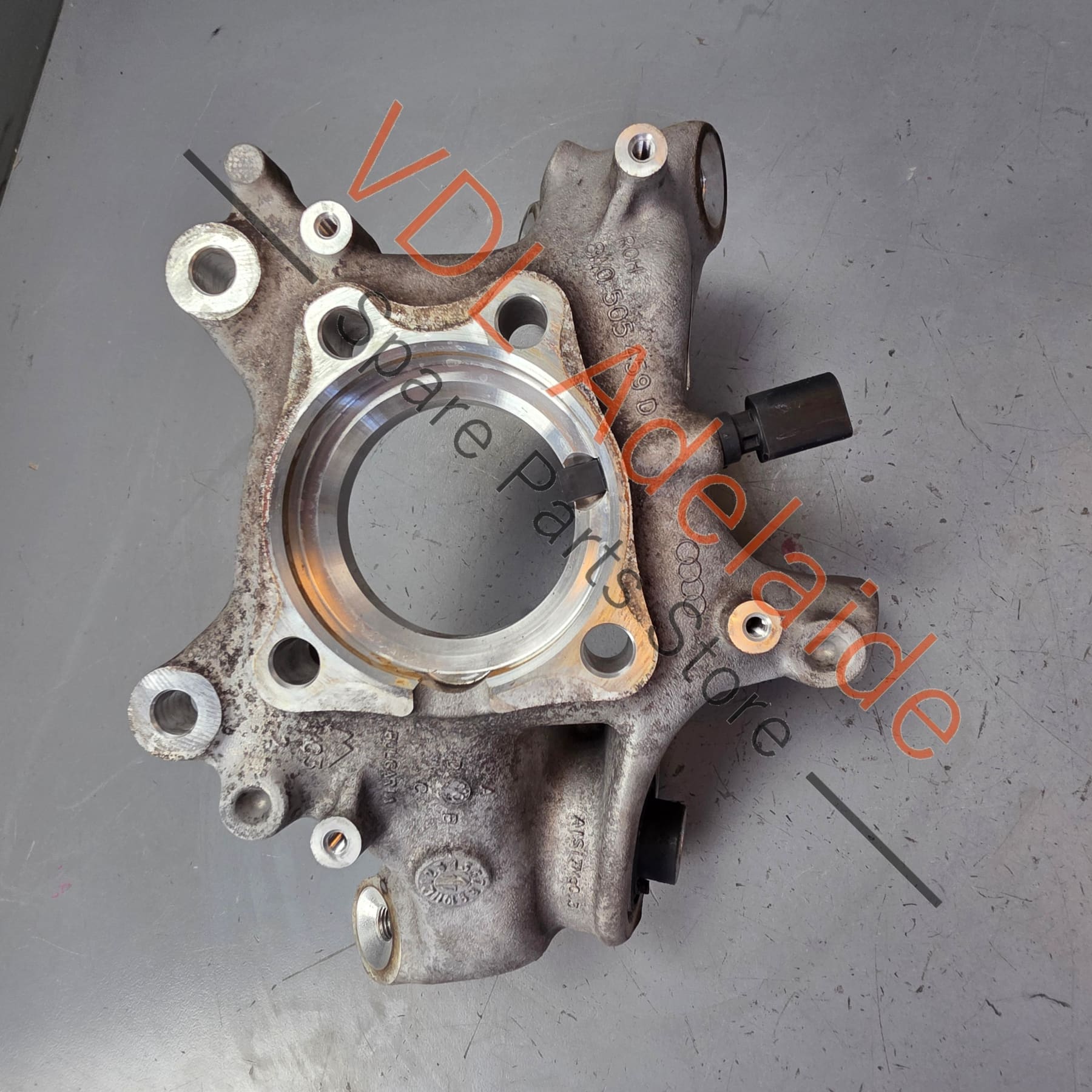 8W0505431R    Audi RS5 F5 B9 Rear Left Wheel Bearing Housing Hub 8W0505431R