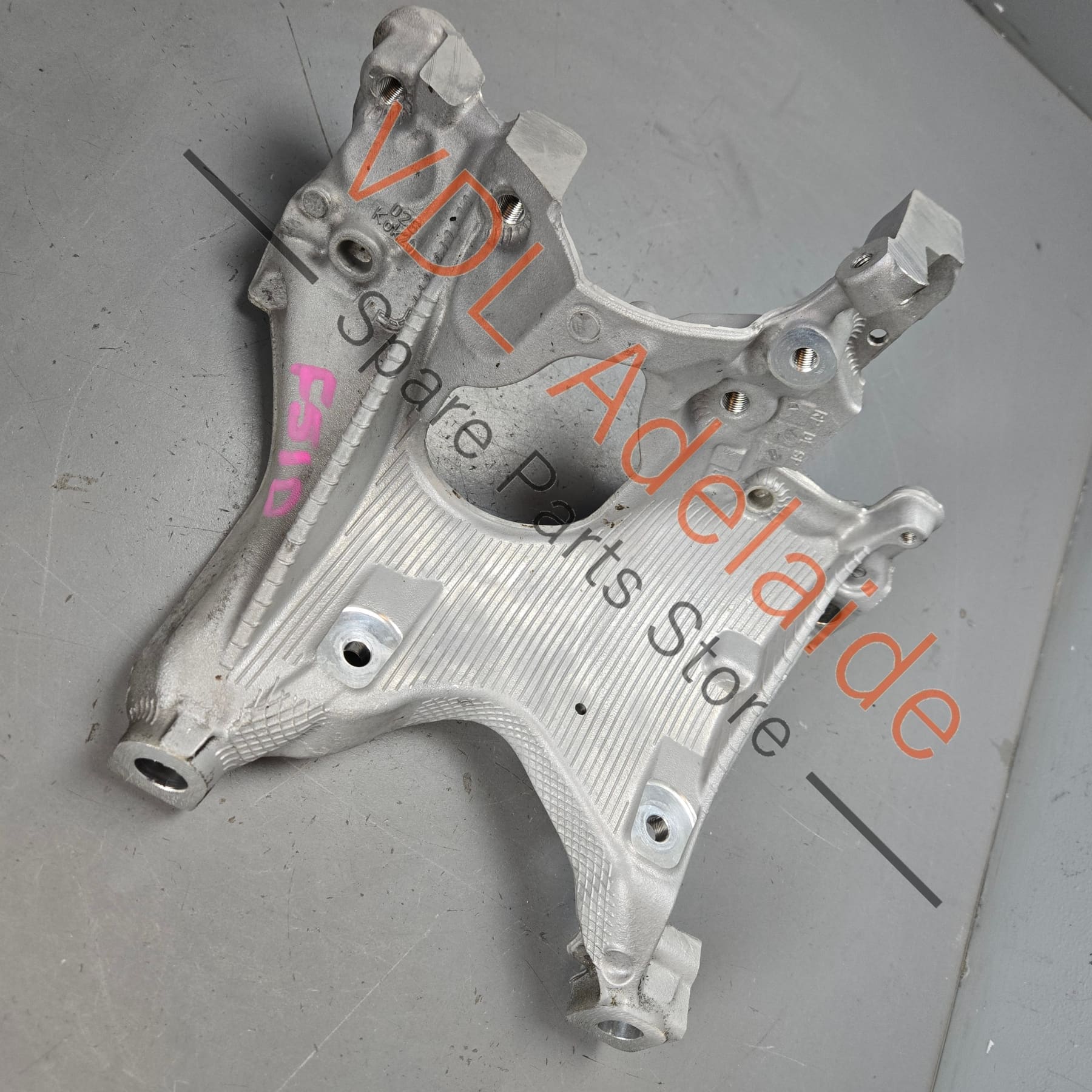 8W0399296E    Audi A4 A5 Right Engine Mounting Bracket Subframe 8W0399296E