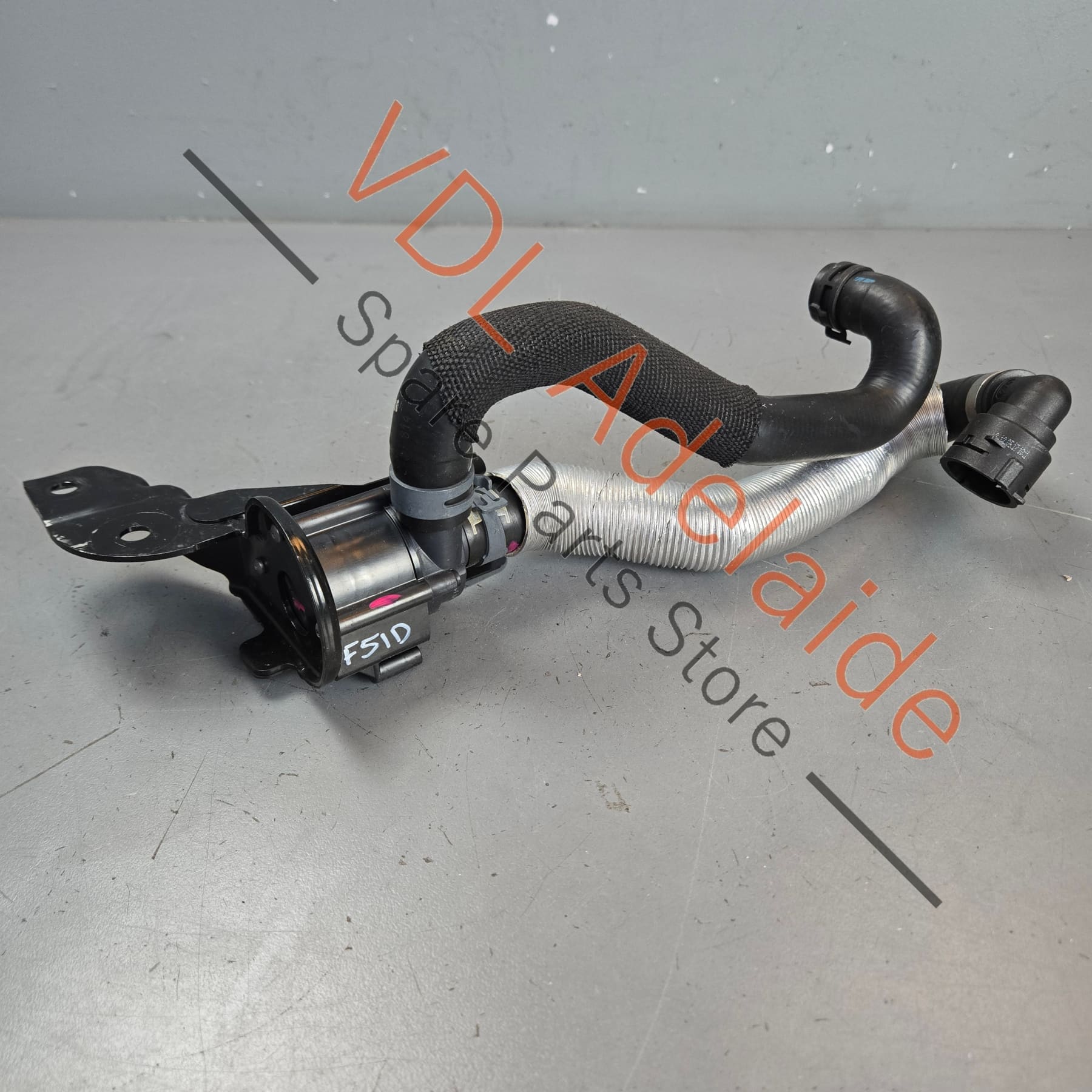 06H121601M 8W0819332AB 8W0819337D  Audi RS5 B9 Electric Coolant Pump and hoses