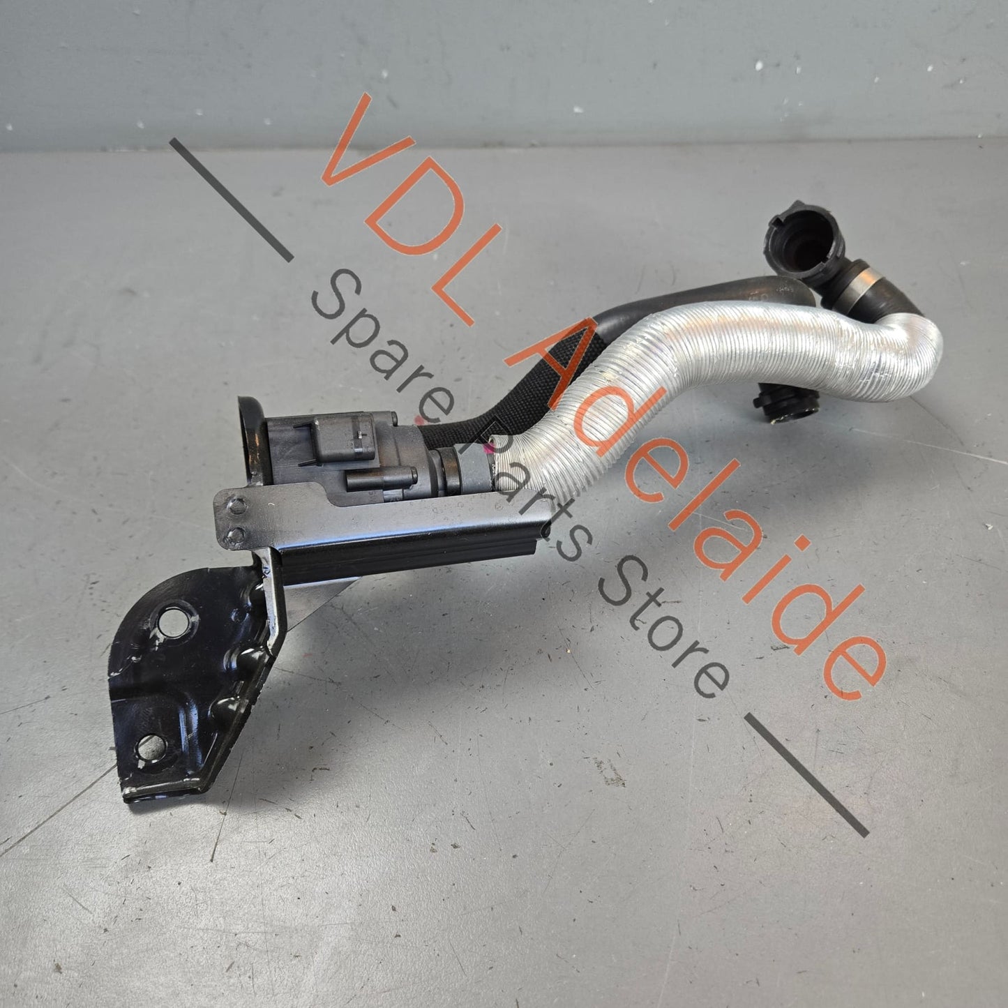 06H121601M 8W0819332AB 8W0819337D  Audi RS5 B9 Electric Coolant Pump and hoses