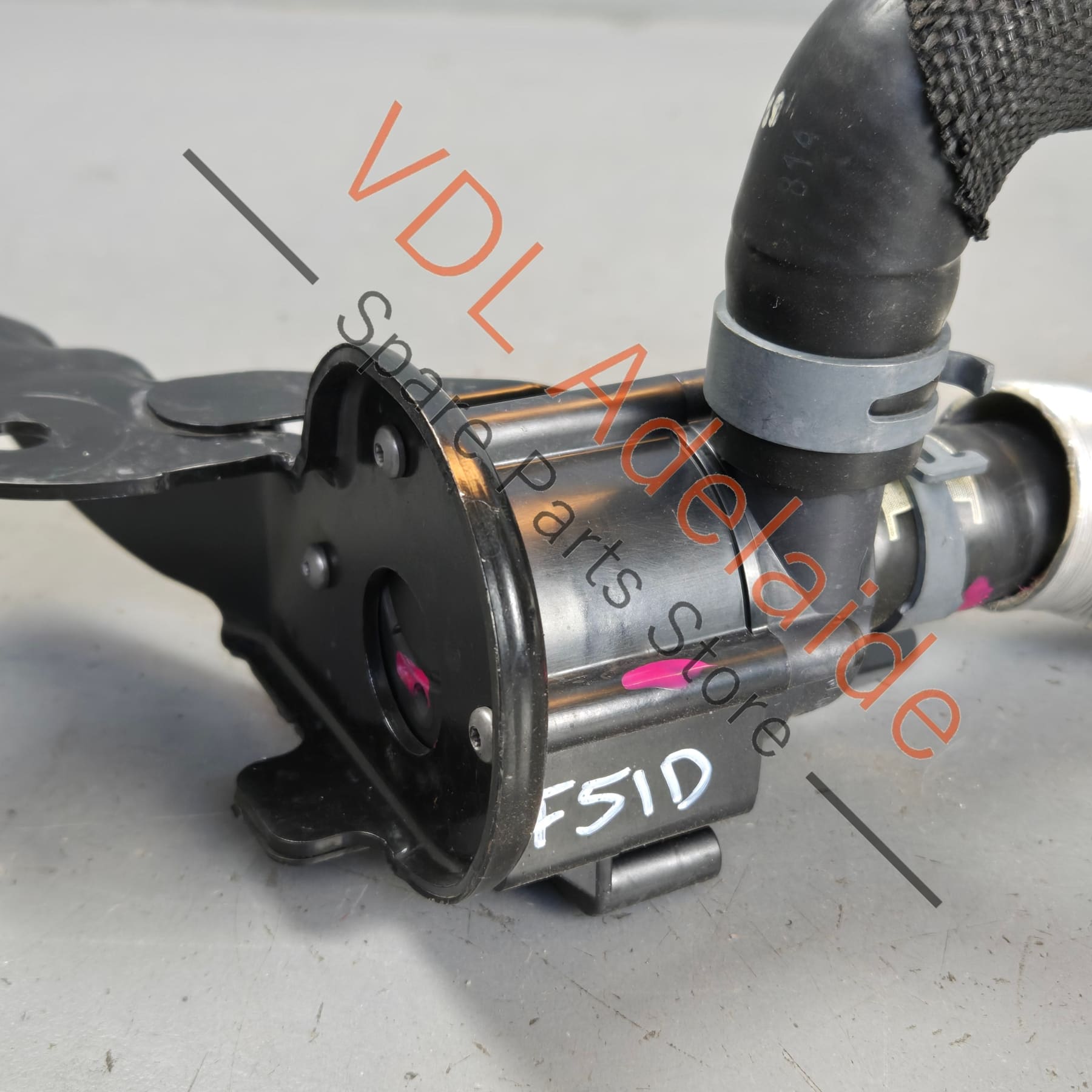 06H121601M 8W0819332AB 8W0819337D  Audi RS5 B9 Electric Coolant Pump and hoses