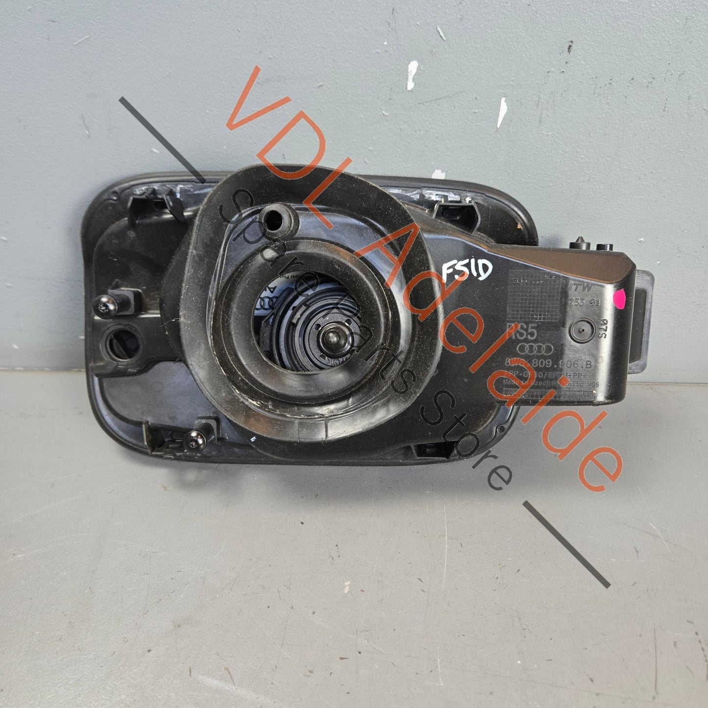 8W6809907B 8W6809906B   Audi RS5 Petrol Gas Fuel Filler Door Cap Flap Daytona Grey 6Y / Z7S