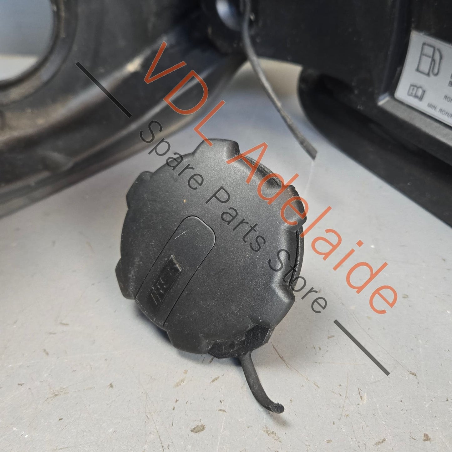 8W6809907B 8W6809906B   Audi RS5 Petrol Gas Fuel Filler Door Cap Flap Daytona Grey 6Y / Z7S