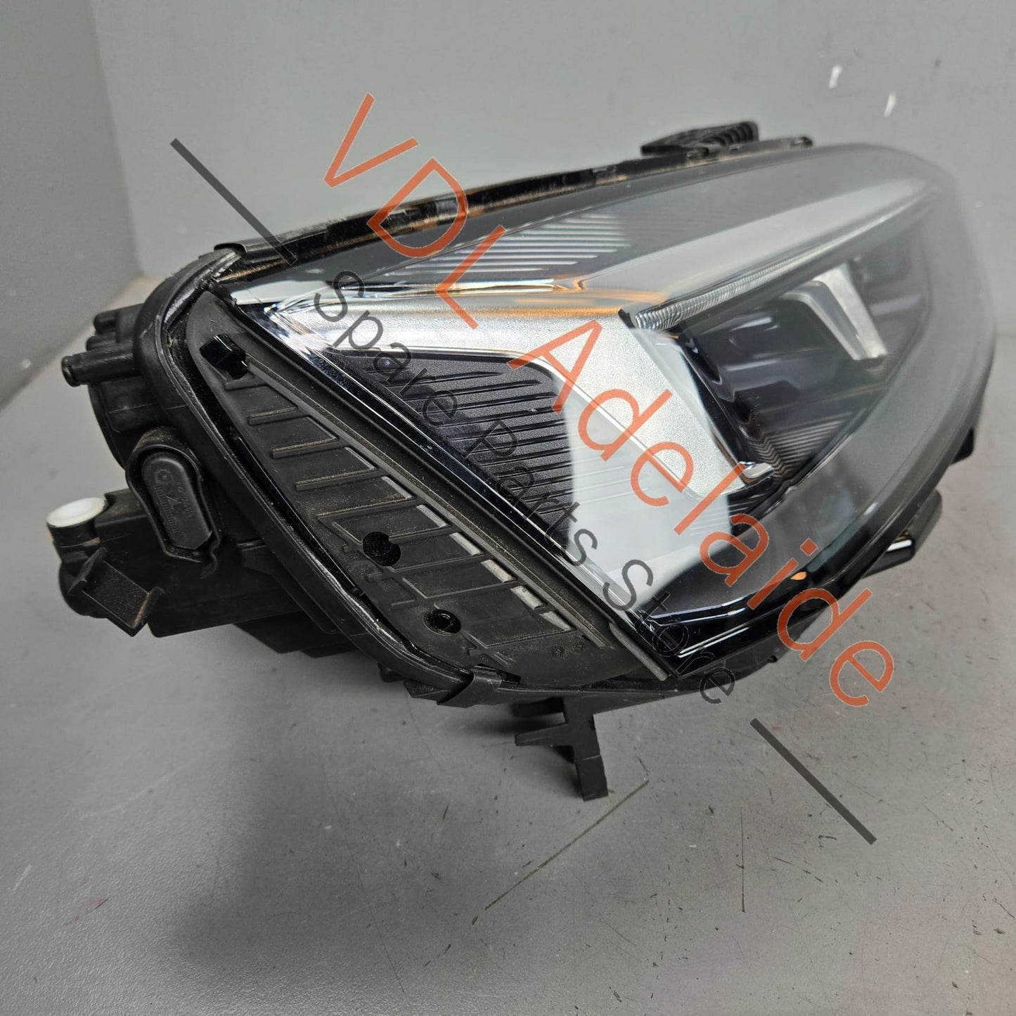 8W6941784D    Audi RS5 B9 LED Matrix Headlight suit RHD models 8W6941784D