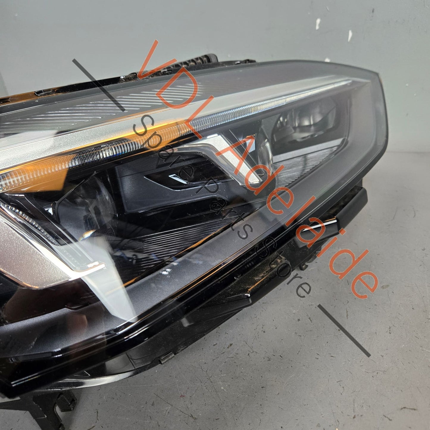 8W6941784D    Audi RS5 B9 LED Matrix Headlight suit RHD models 8W6941784D